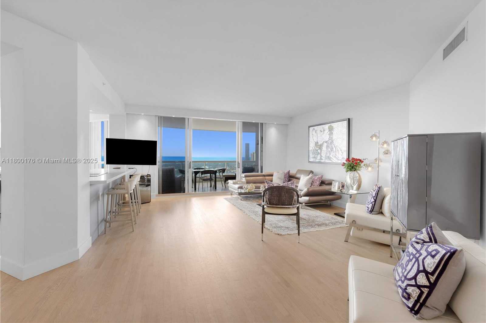 Small Image of 21050 POINT PL #1806, Aventura Number 9
