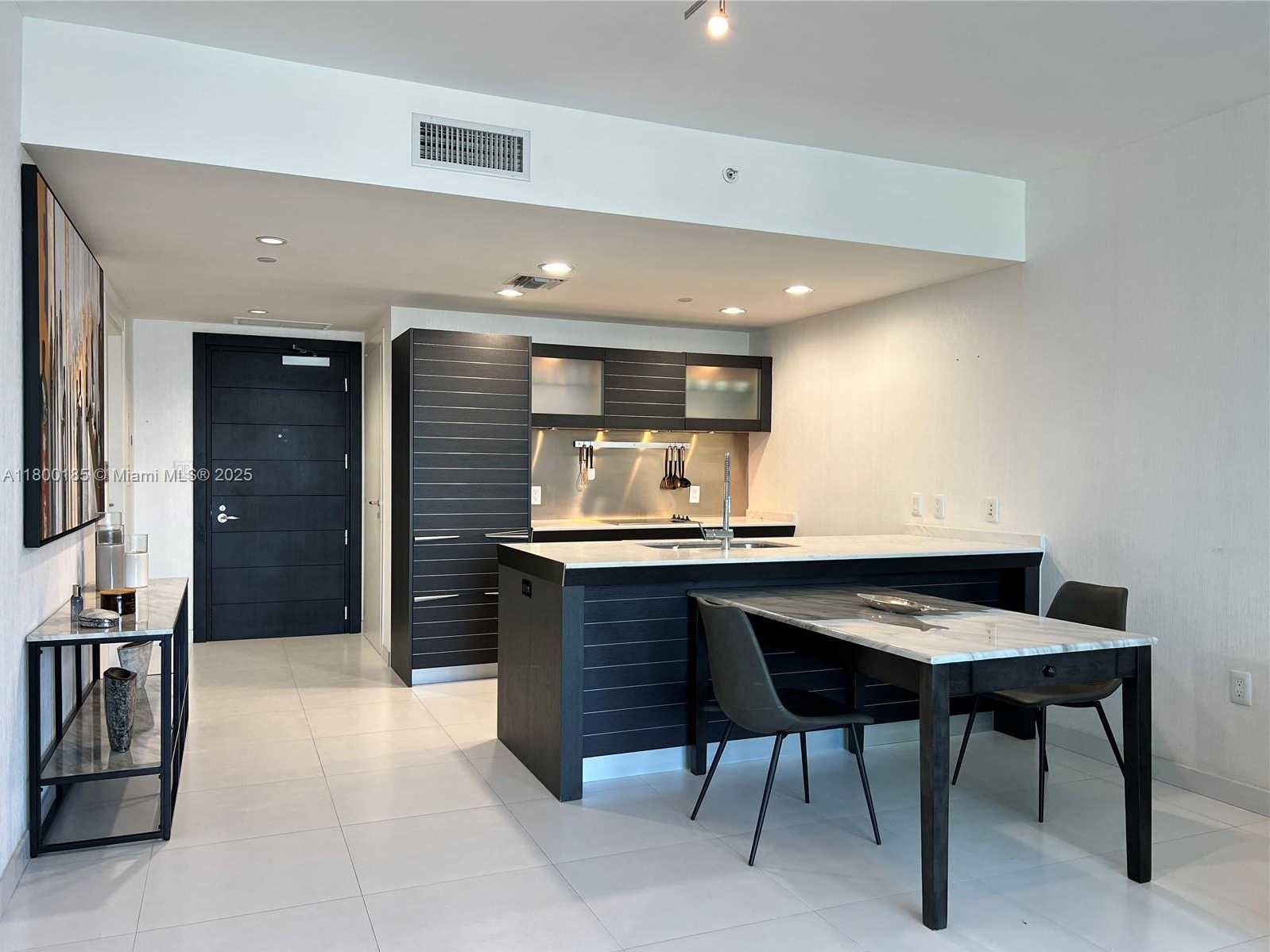 Small Image of 200 BISCAYNE BOULEVARD WAY #3610, Miami Number 10
