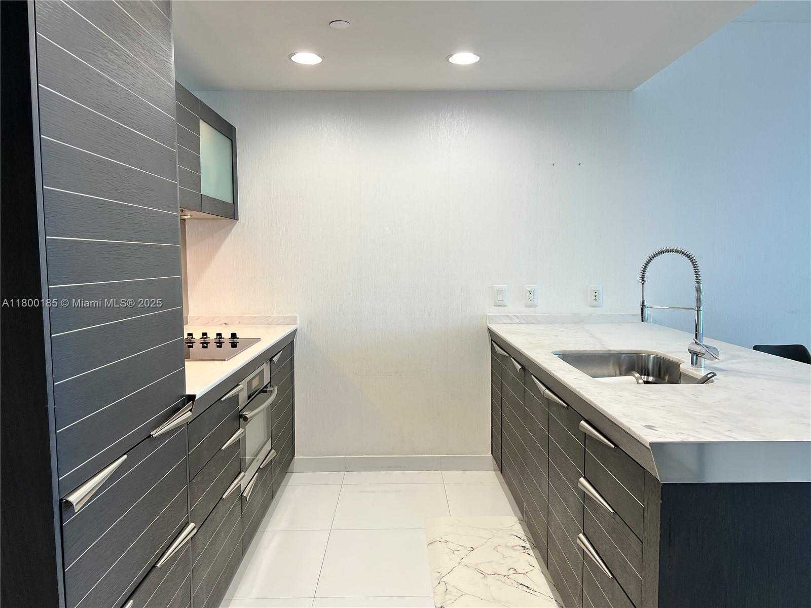 Small Image of 200 BISCAYNE BOULEVARD WAY #3610, Miami Number 3