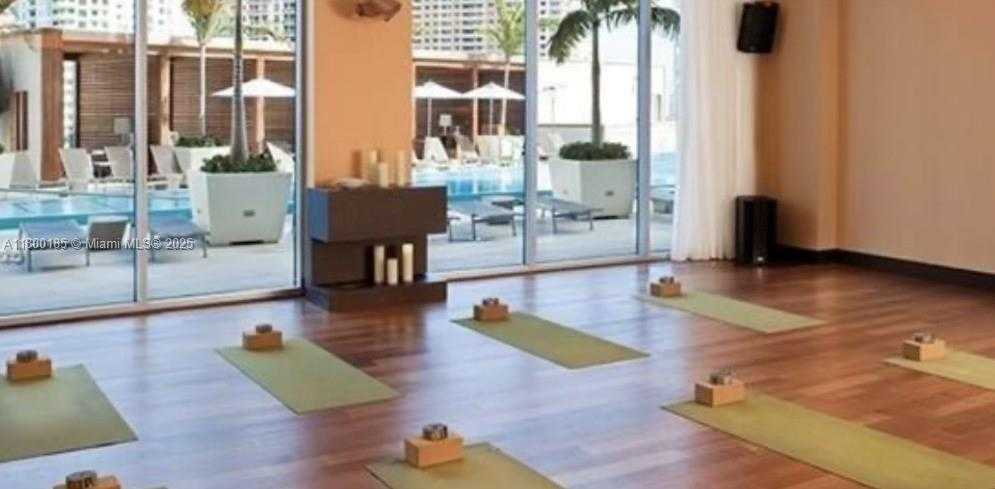 Small Image of 200 BISCAYNE BOULEVARD WAY #3610, Miami Number 31