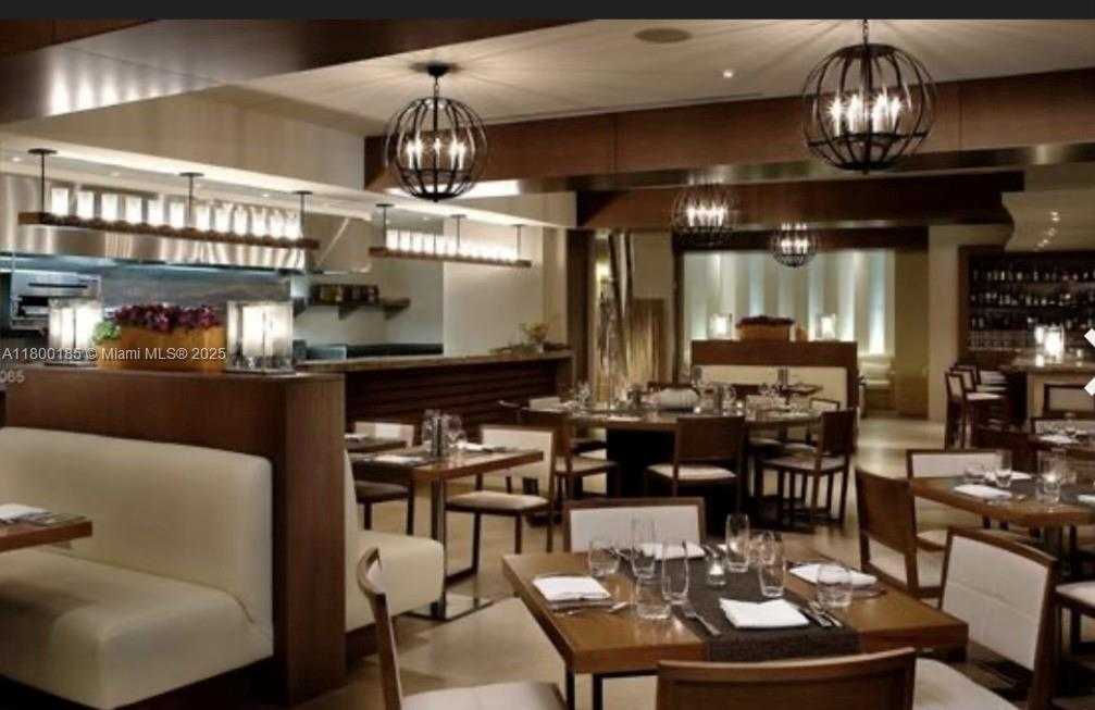 Small Image of 200 BISCAYNE BOULEVARD WAY #3610, Miami Number 33