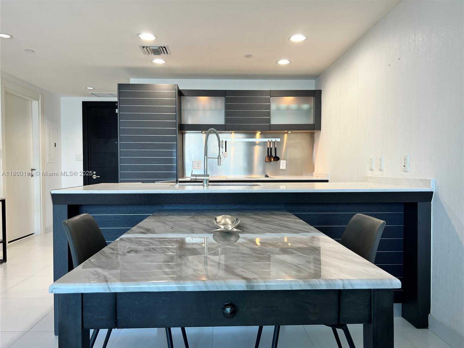 Small Image of 200 BISCAYNE BOULEVARD WAY #3610, Miami Number 5