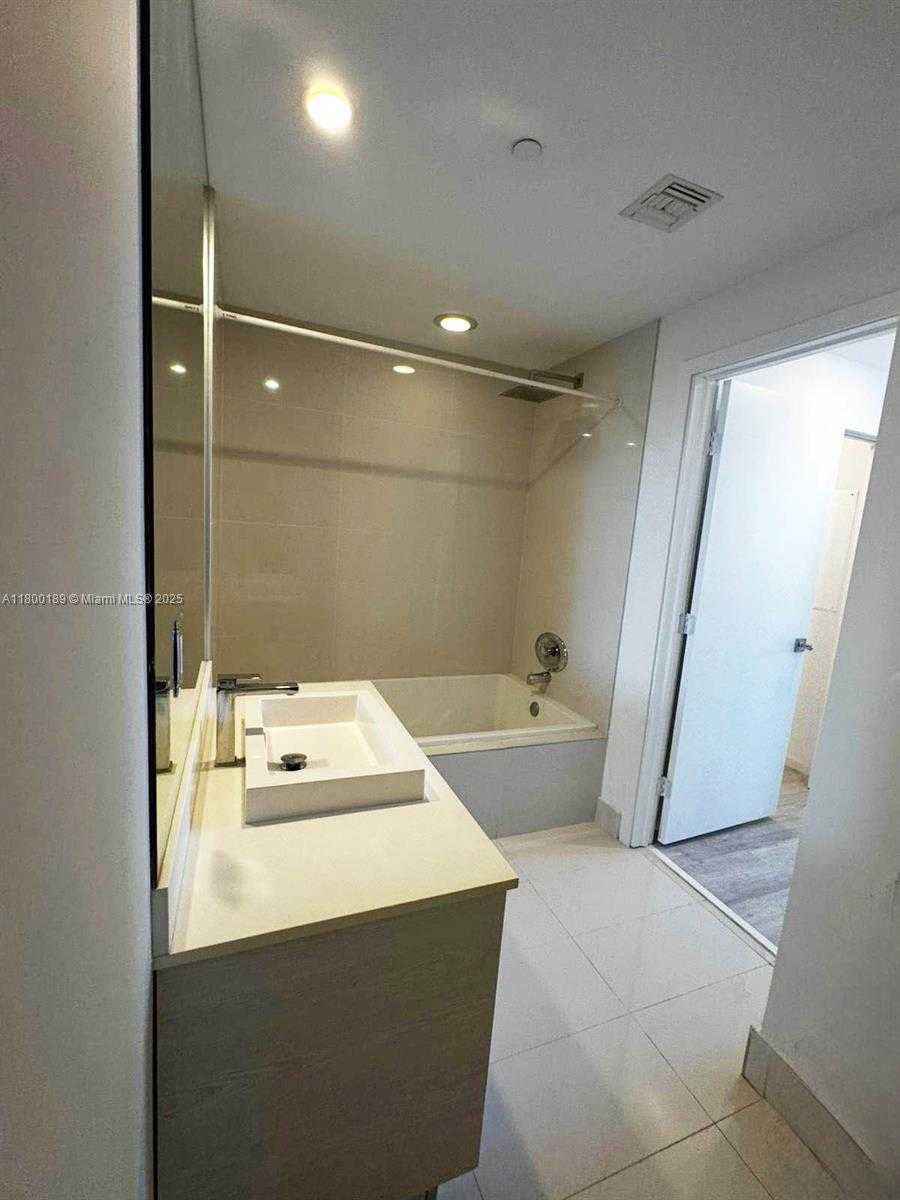Small Image of 45 SOUTH WEST 9TH ST #2210, Miami Number 14