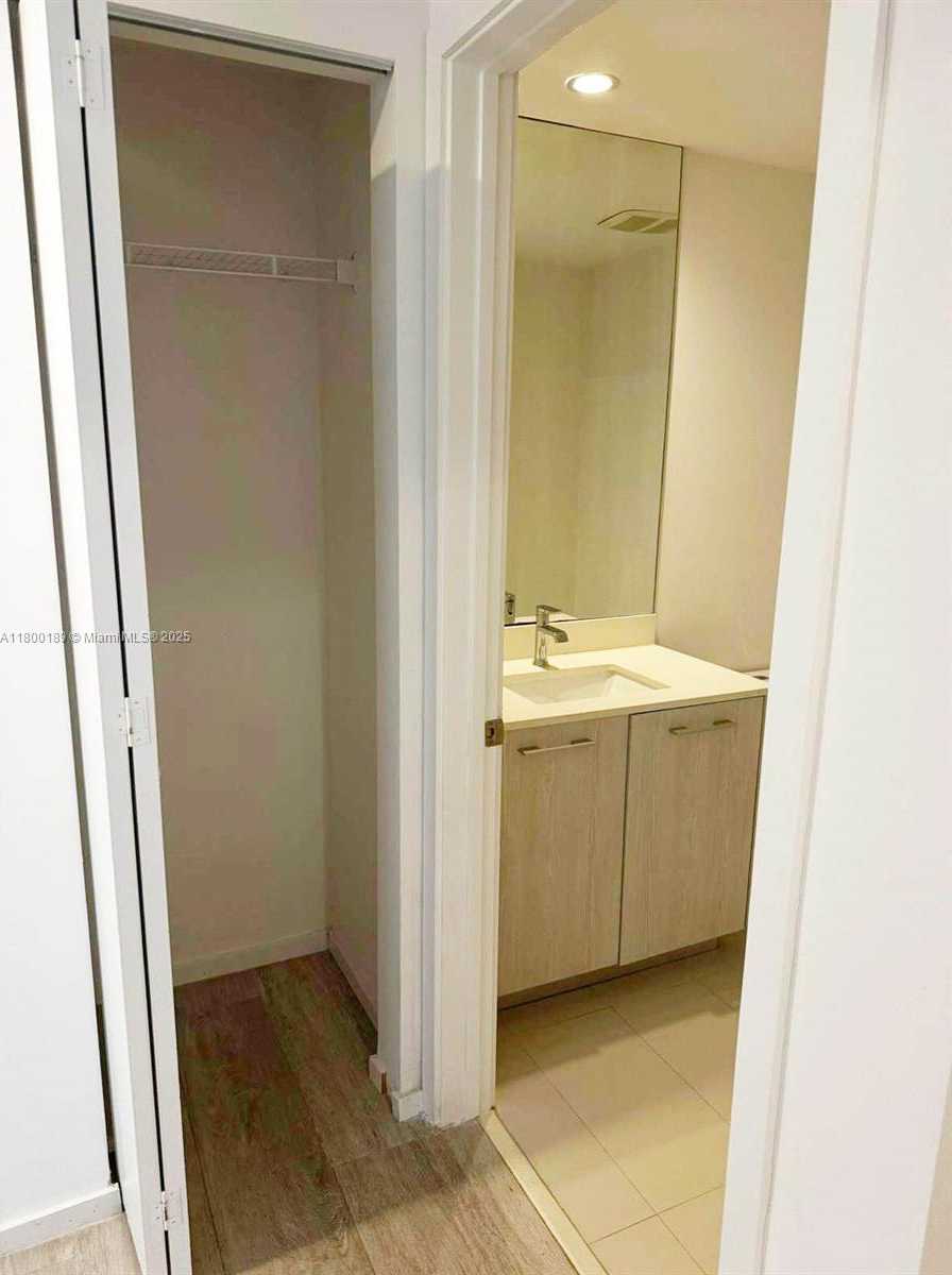 Small Image of 45 SOUTH WEST 9TH ST #2210, Miami Number 15