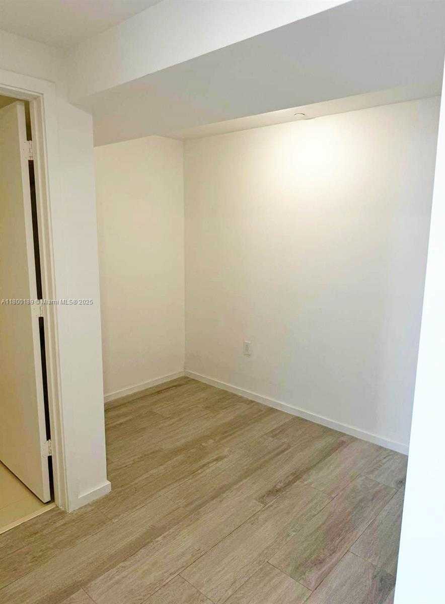 Small Image of 45 SOUTH WEST 9TH ST #2210, Miami Number 18