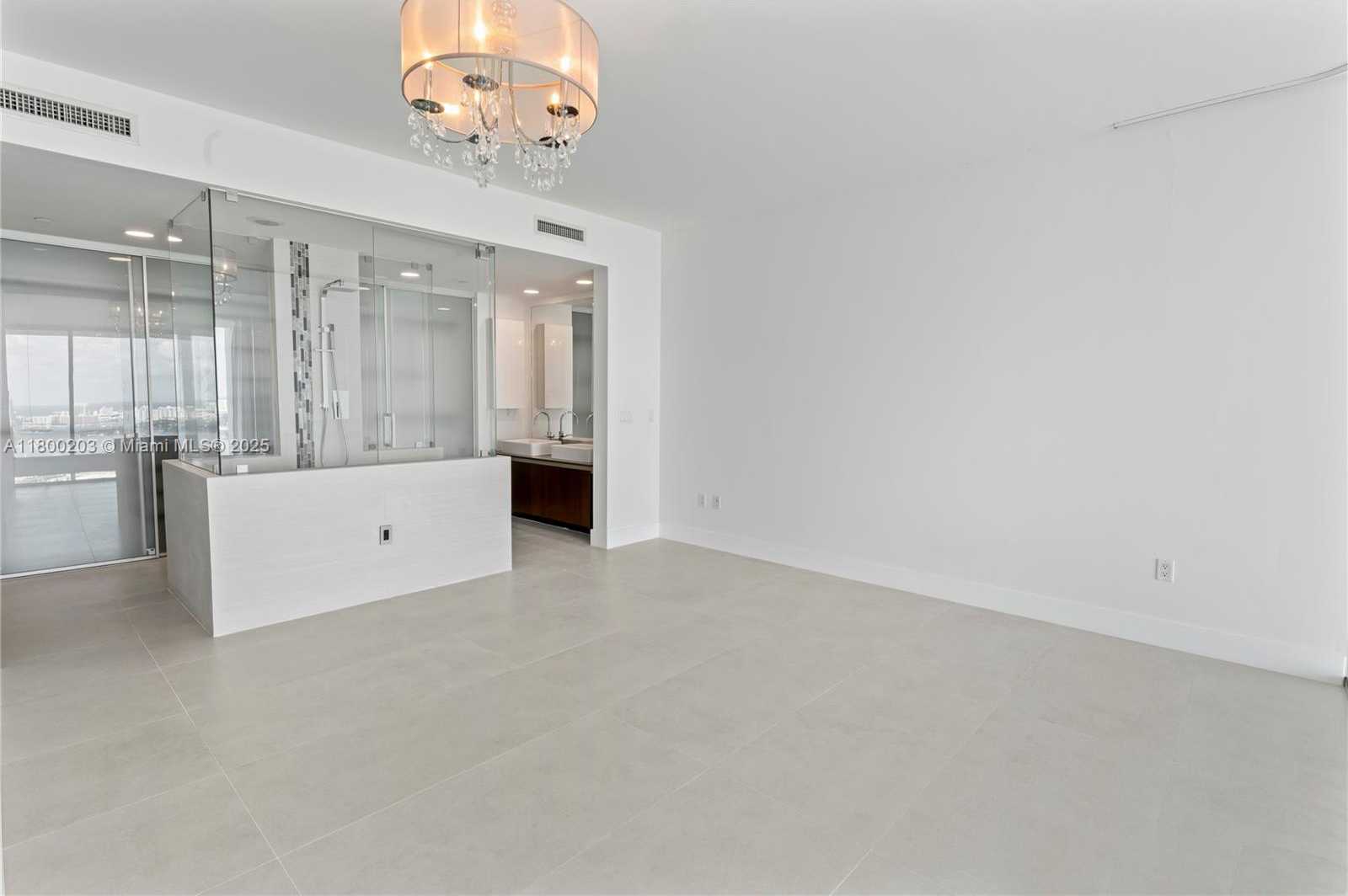 Small Image of 1040 BISCAYNE BLVD #3802, Miami Number 10