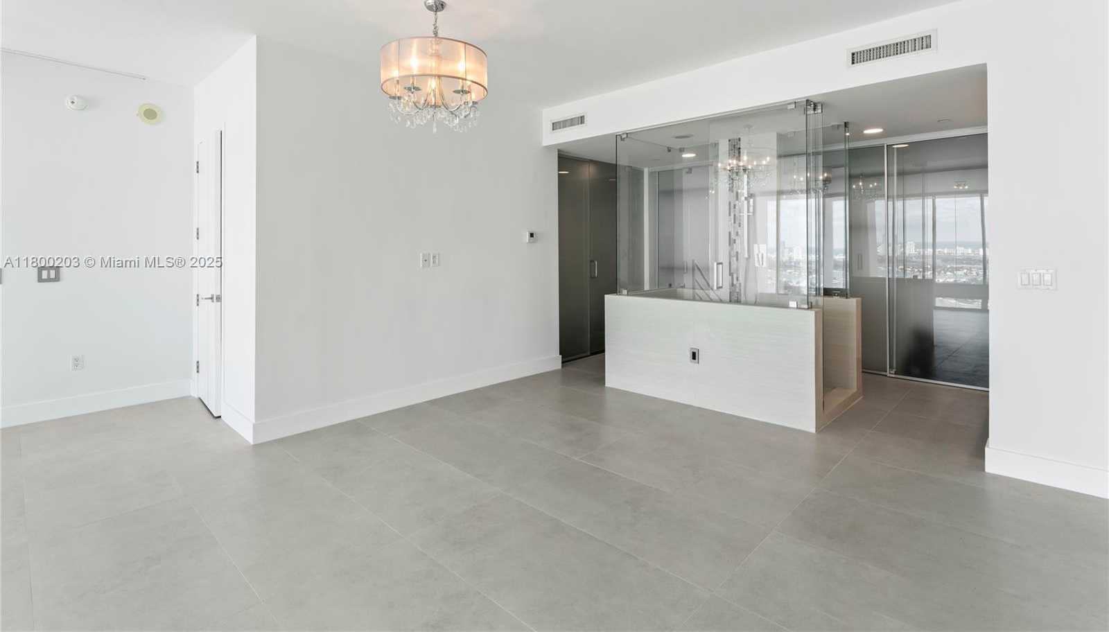 Small Image of 1040 BISCAYNE BLVD #3802, Miami Number 11