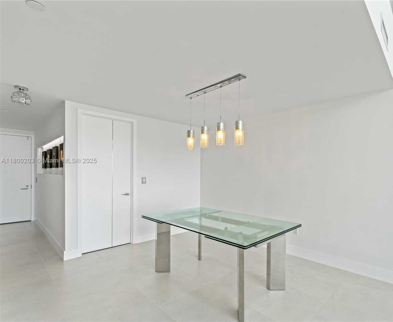 Small Image of 1040 BISCAYNE BLVD #3802, Miami Number 14