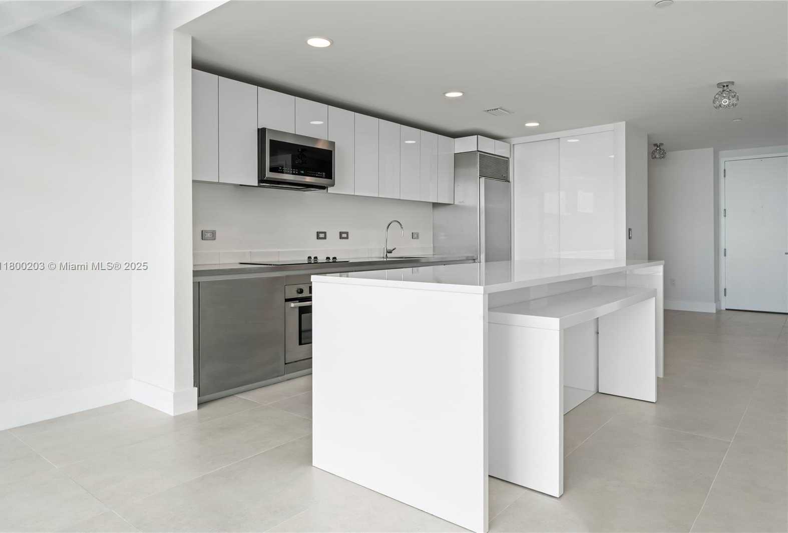 Small Image of 1040 BISCAYNE BLVD #3802, Miami Number 6