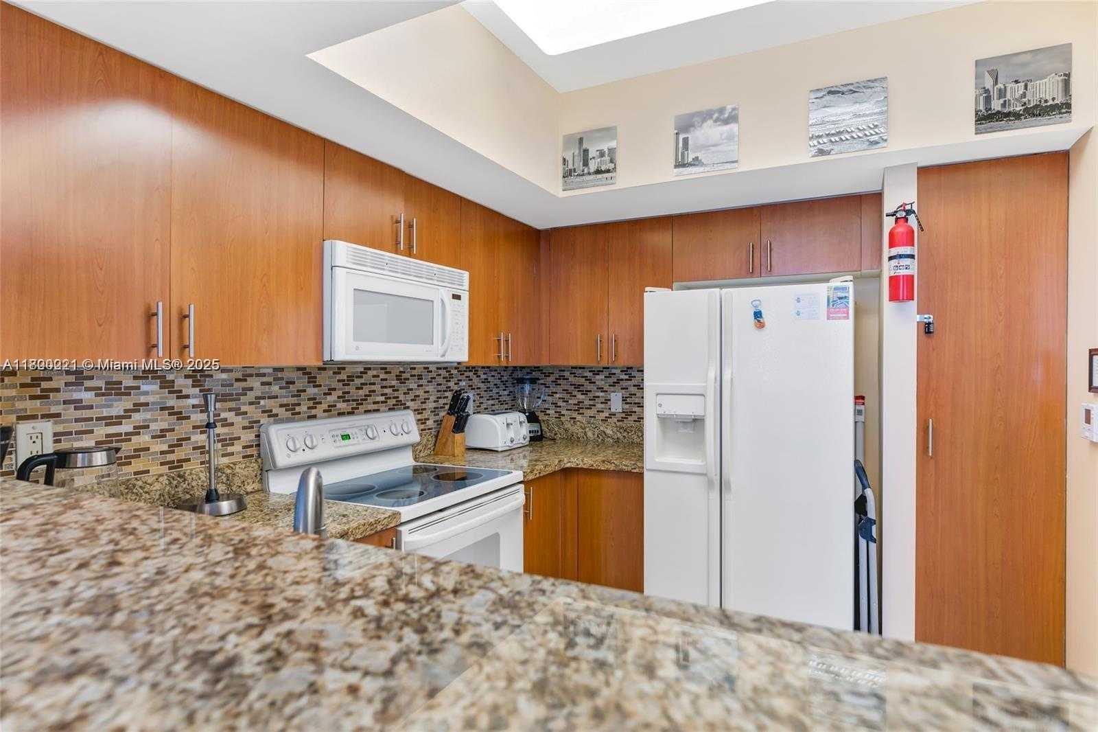 Small Image of 17375 COLLINS AVE #2207, Sunny Isles Beach Number 9