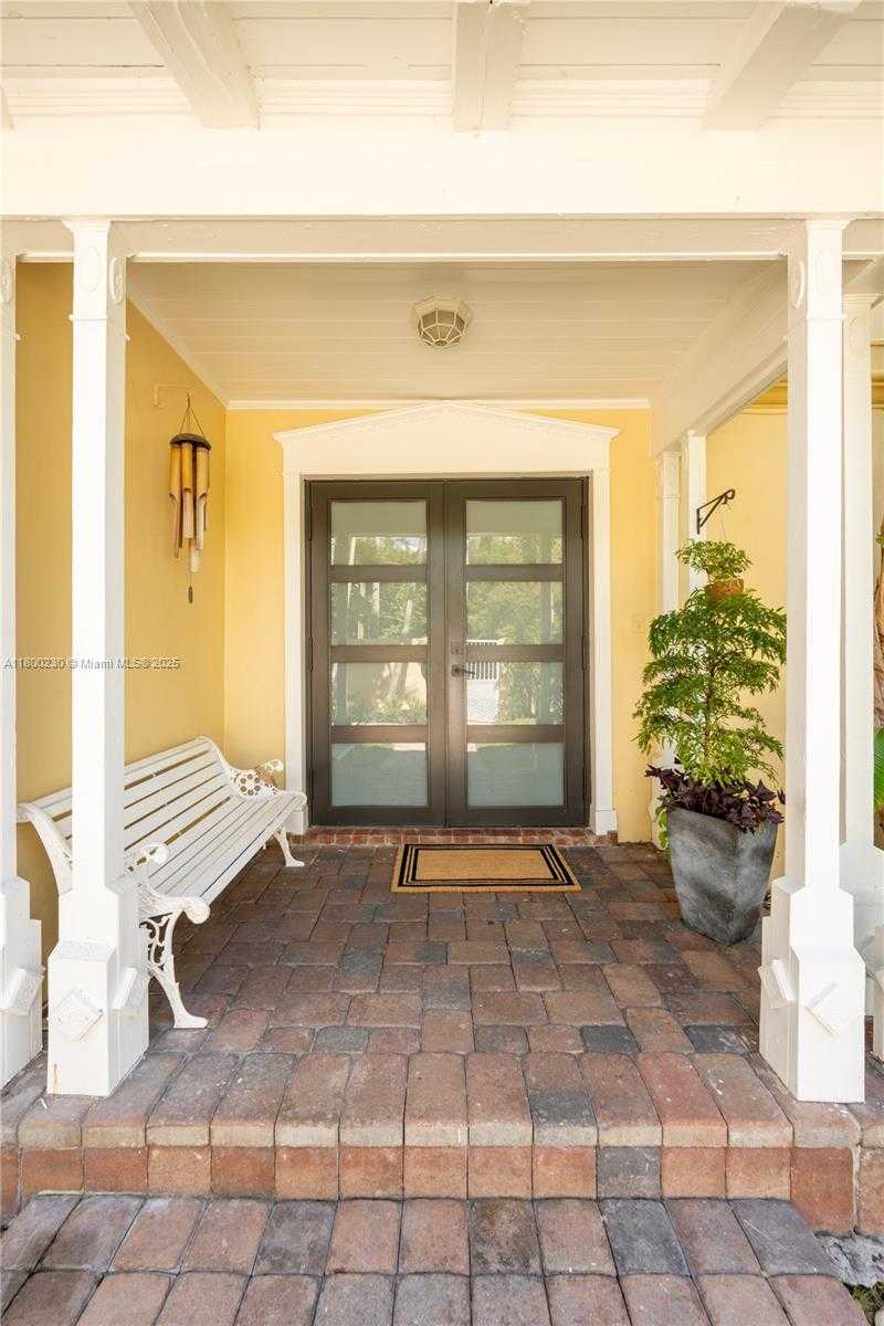 Small Image of 2855 SOUTH WEST 17TH AVE, Miami Number 49