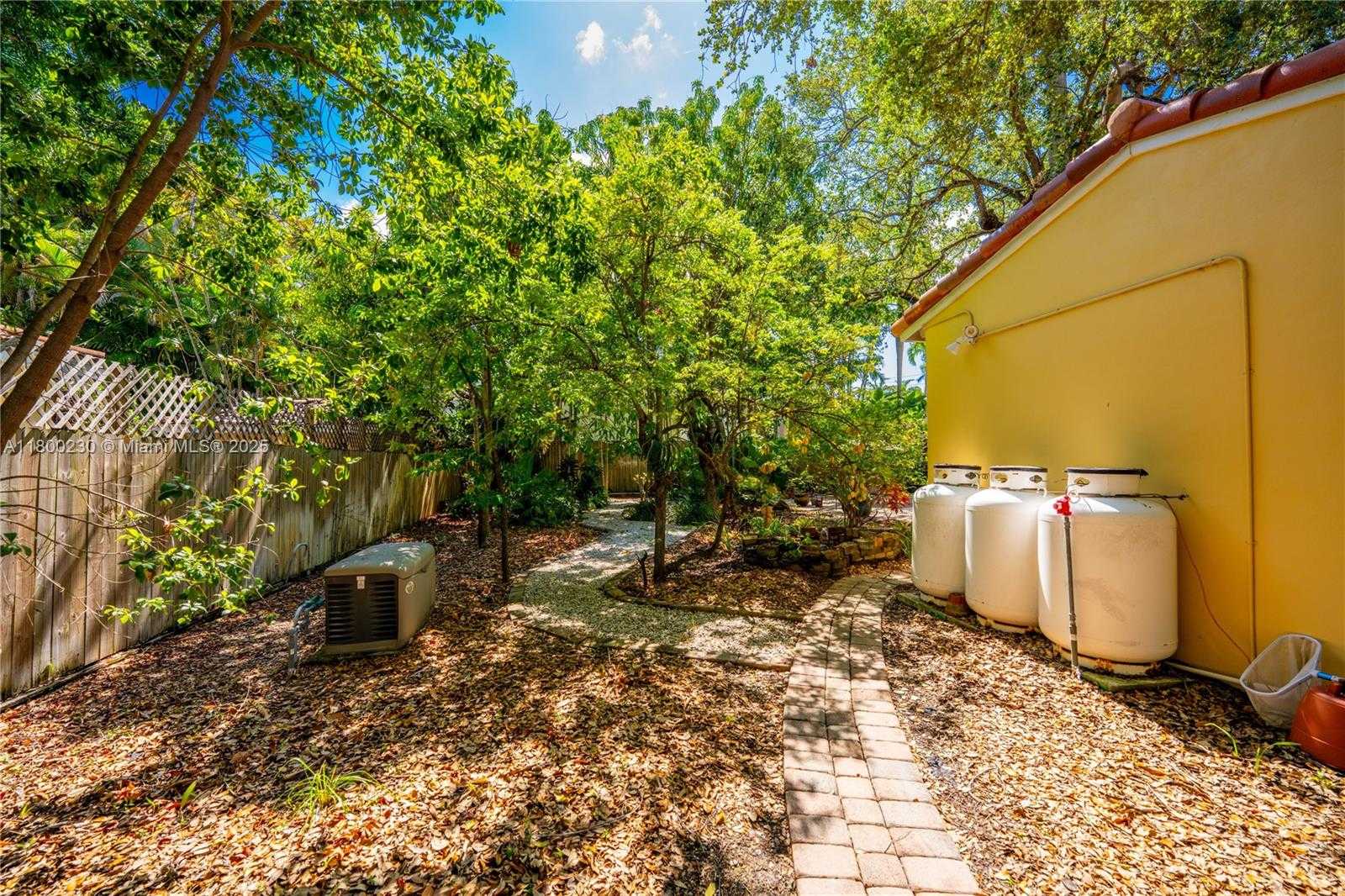 Small Image of 2855 SOUTH WEST 17TH AVE, Miami Number 73