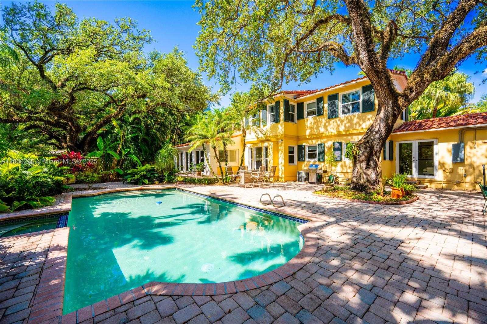 Small Image of 2855 SOUTH WEST 17TH AVE, Miami Number 8
