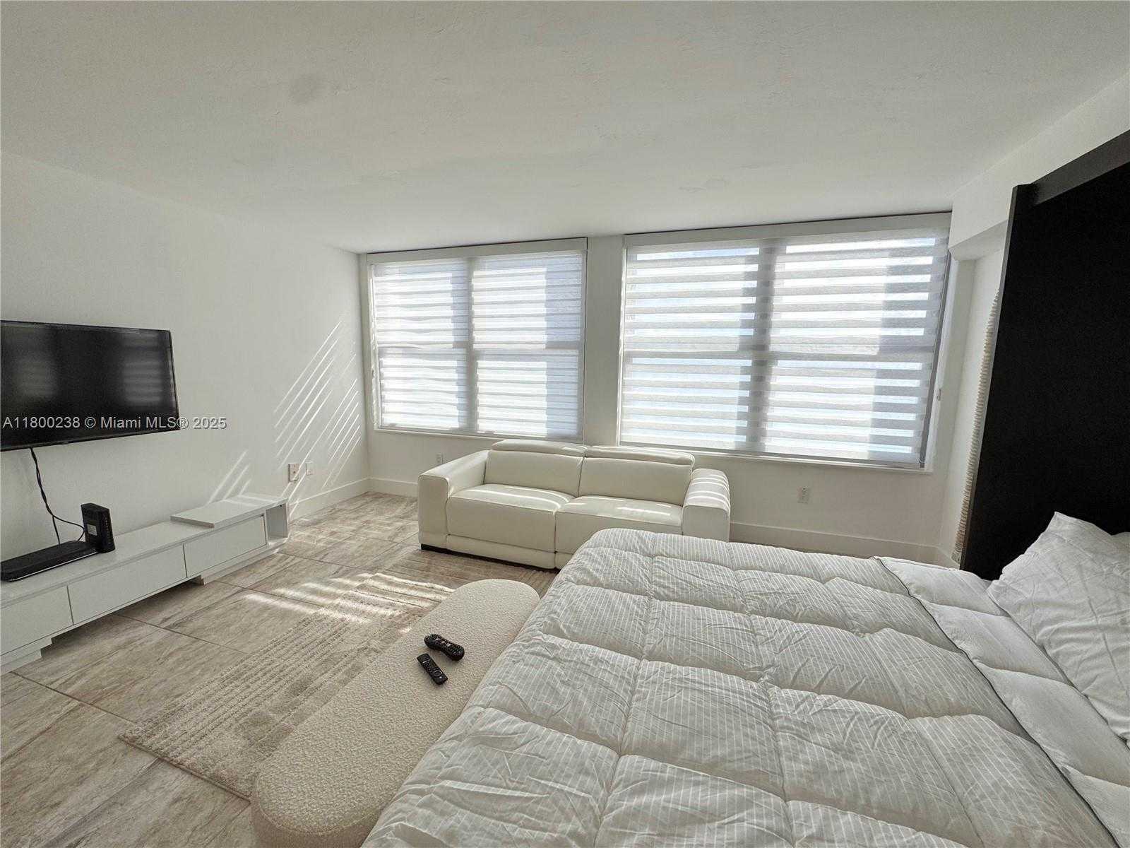 Small Image of 2899 COLLINS AVE #1433, Miami Beach Number 11
