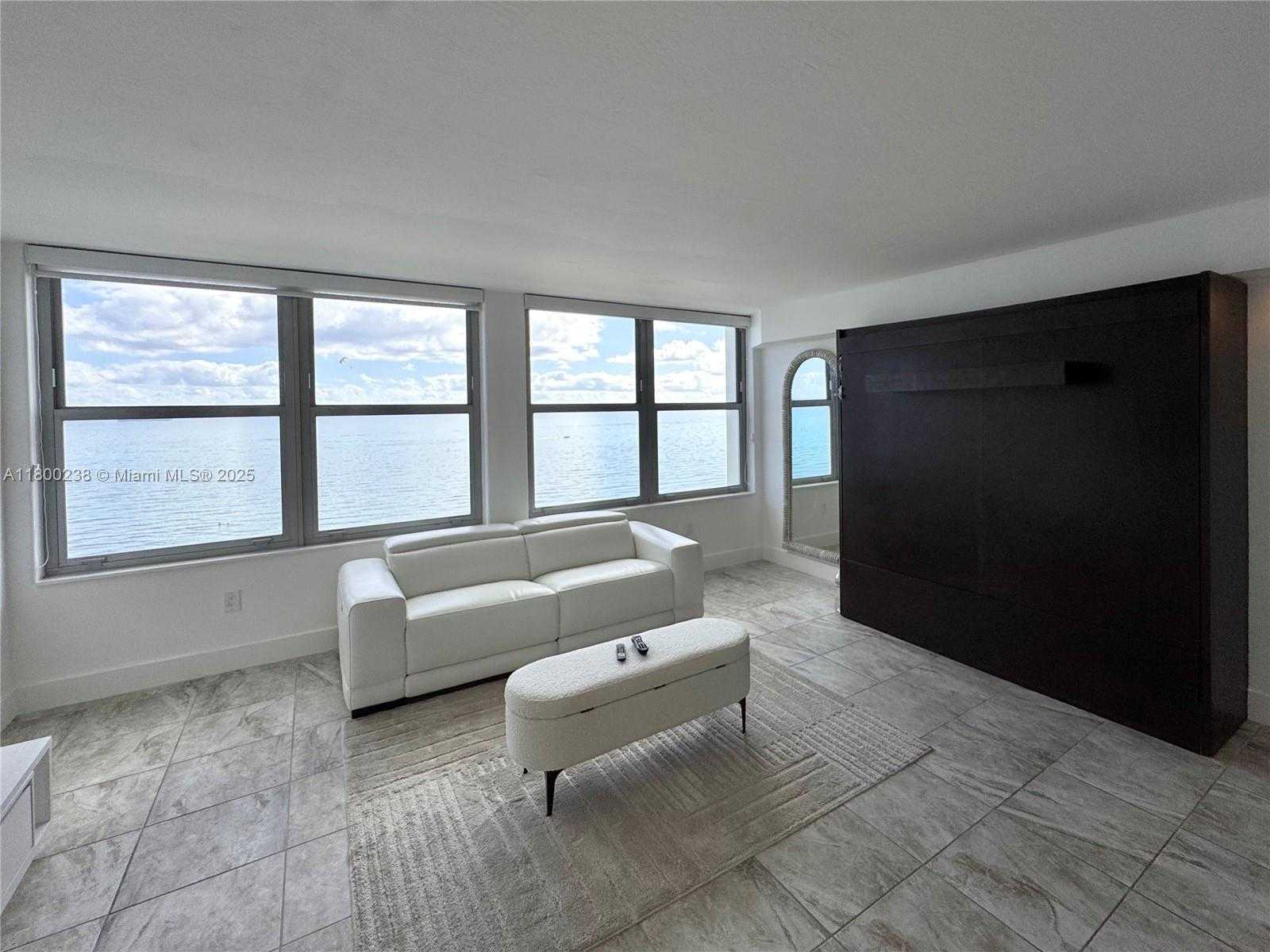 Small Image of 2899 COLLINS AVE #1433, Miami Beach Number 6