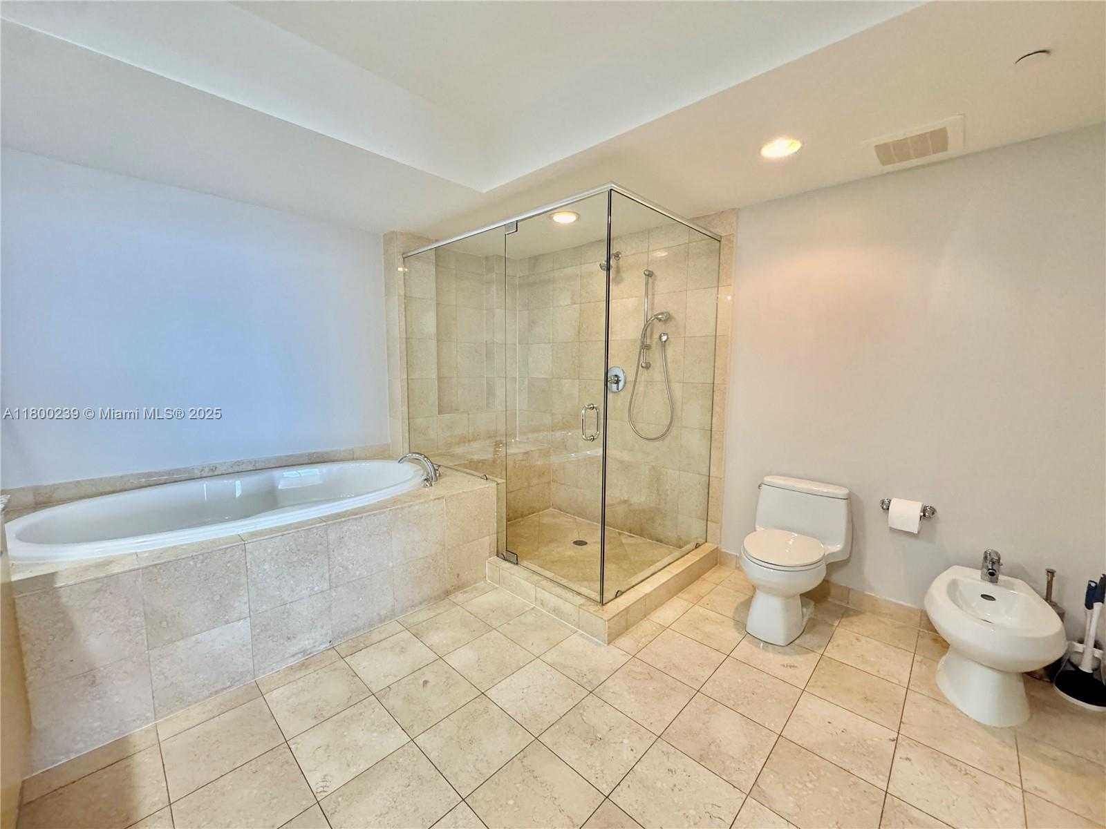 Small Image of 1800 SOUTH OCEAN DR #2602, Hallandale Beach Number 13