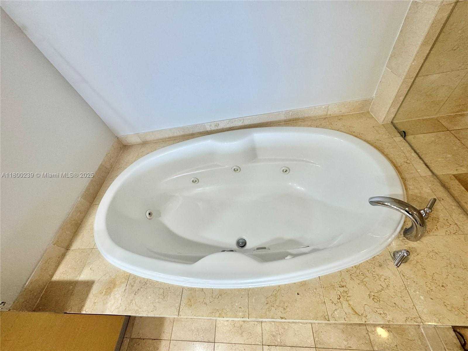 Small Image of 1800 SOUTH OCEAN DR #2602, Hallandale Beach Number 14