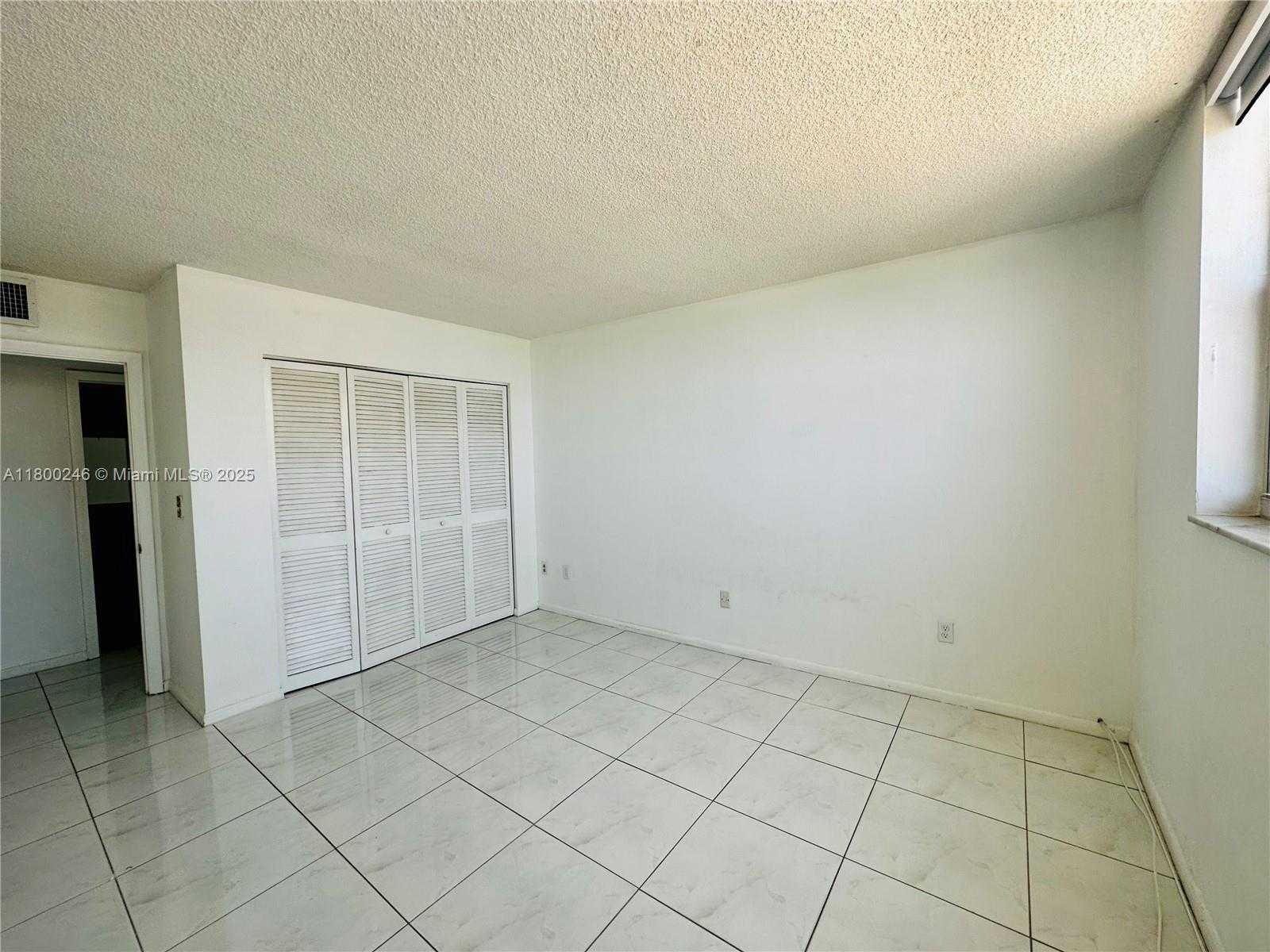 Small Image of 1501 SOUTH OCEAN DR #1202, Hollywood Number 9