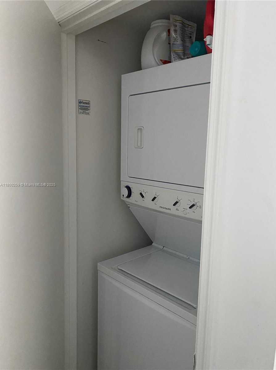 Small Image of 55 SOUTH EAST 6TH ST #3905, Miami Number 12