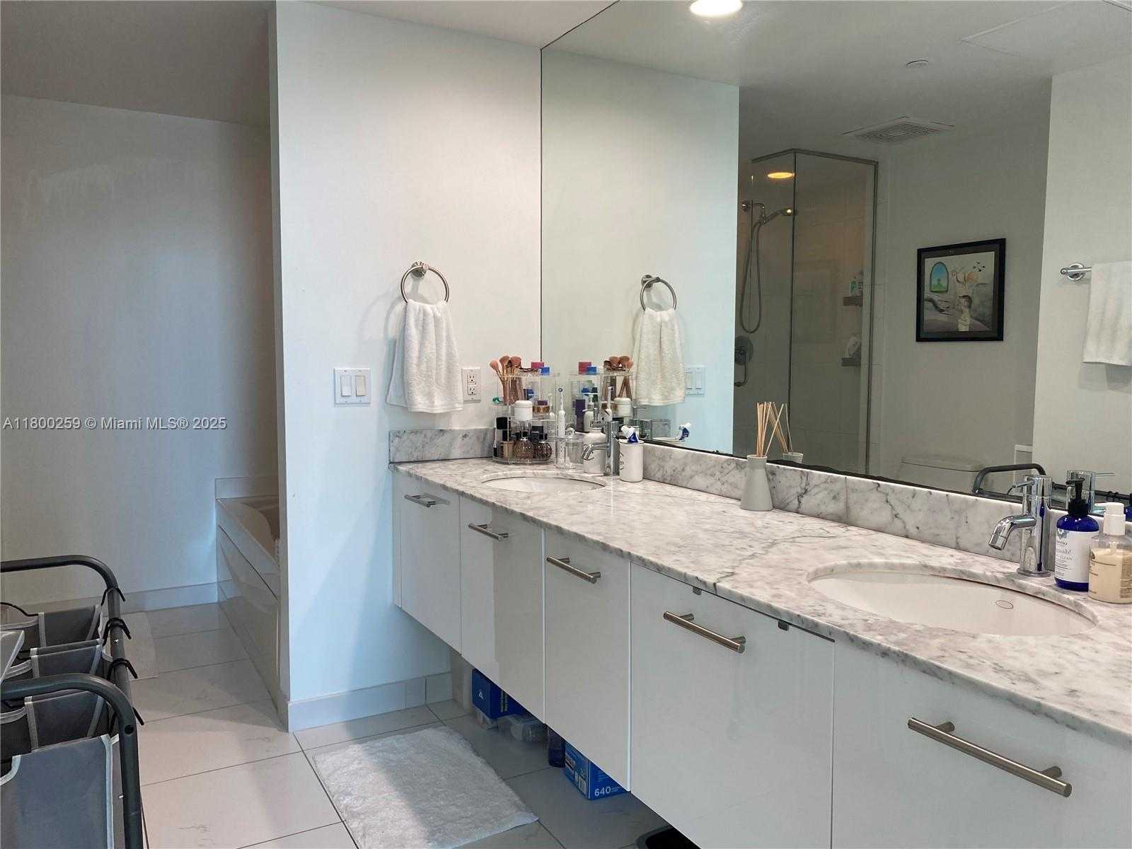 Small Image of 55 SOUTH EAST 6TH ST #3905, Miami Number 23