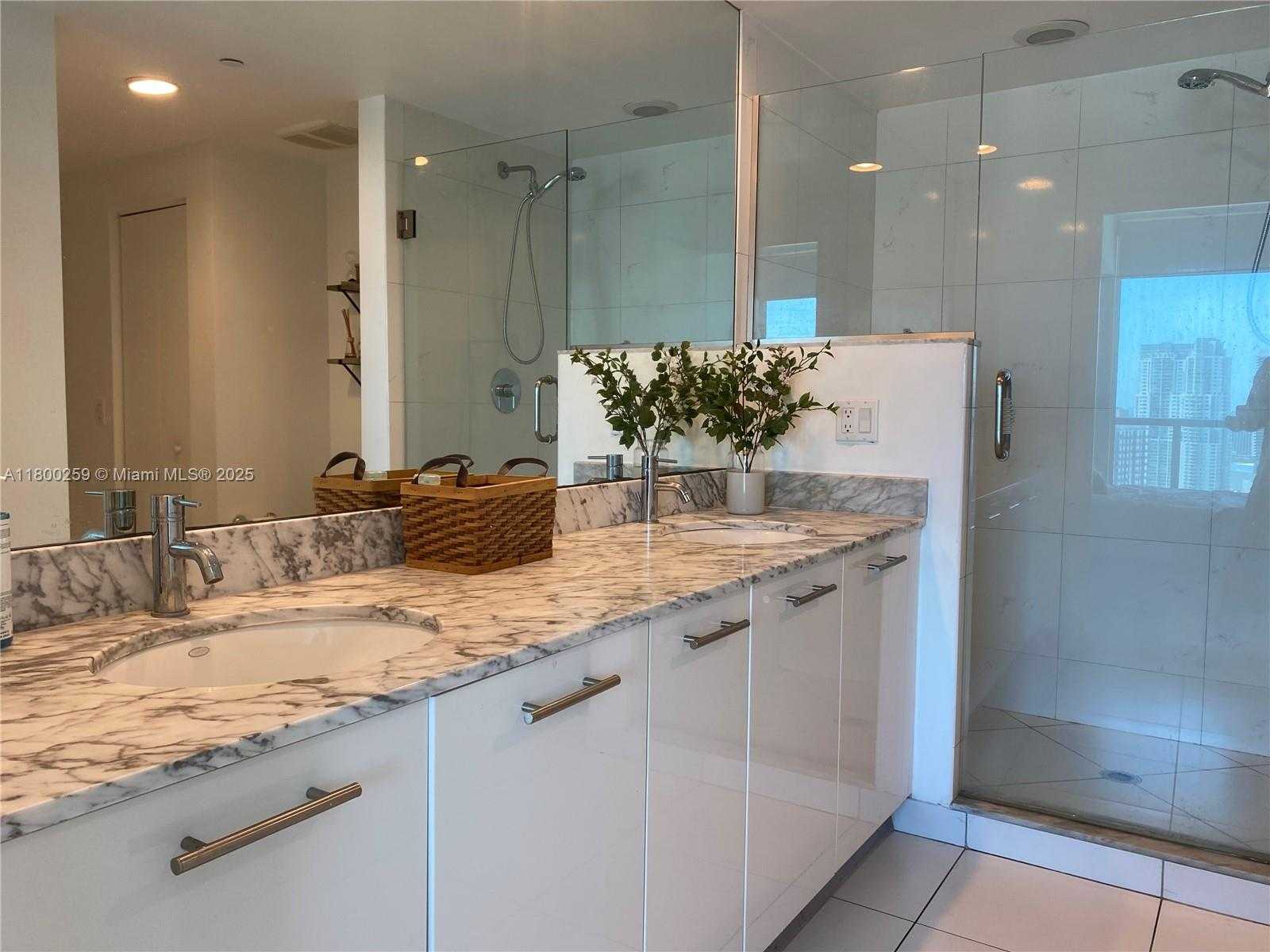 Small Image of 55 SOUTH EAST 6TH ST #3905, Miami Number 6