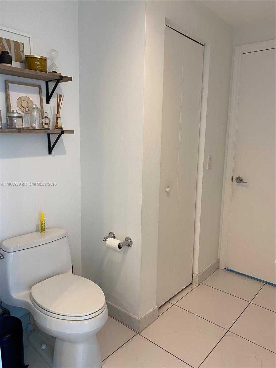 Small Image of 55 SOUTH EAST 6TH ST #3905, Miami Number 7