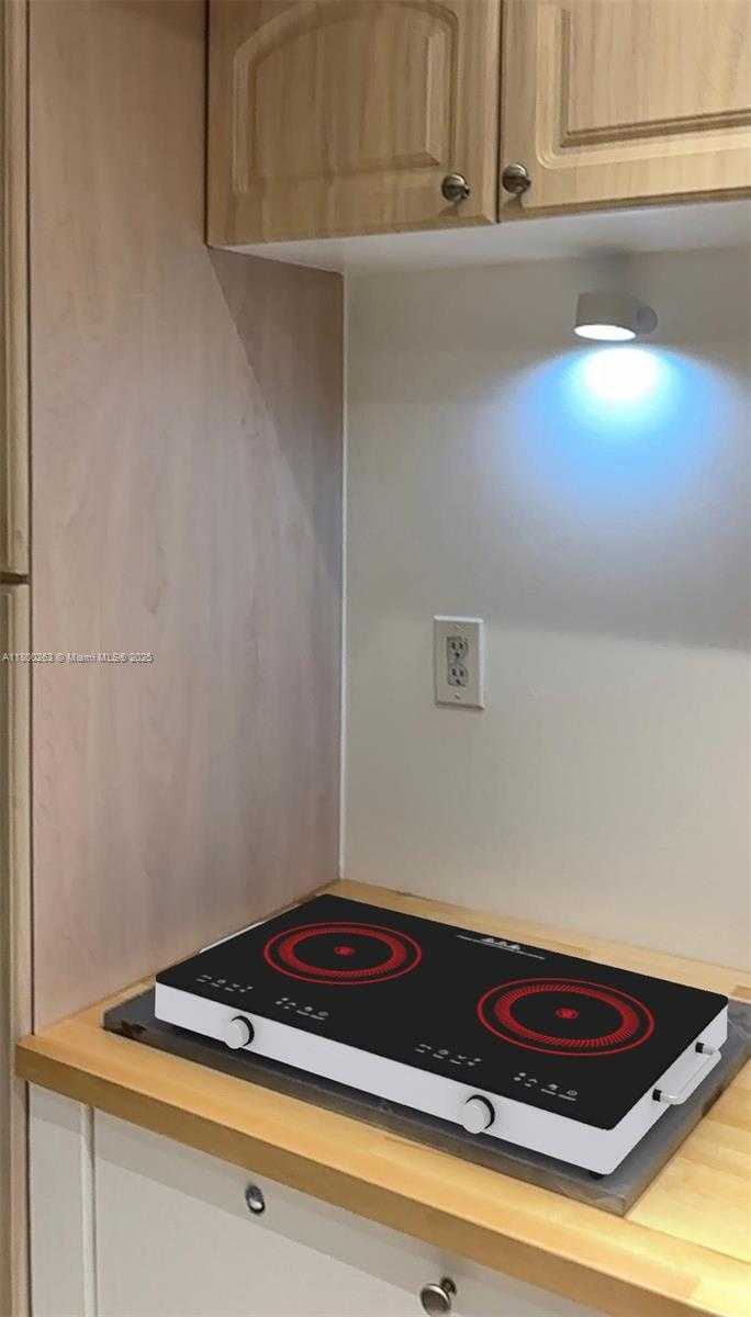 Small Image of 520 BRICKELL KEY DR #A1717, Miami Number 11