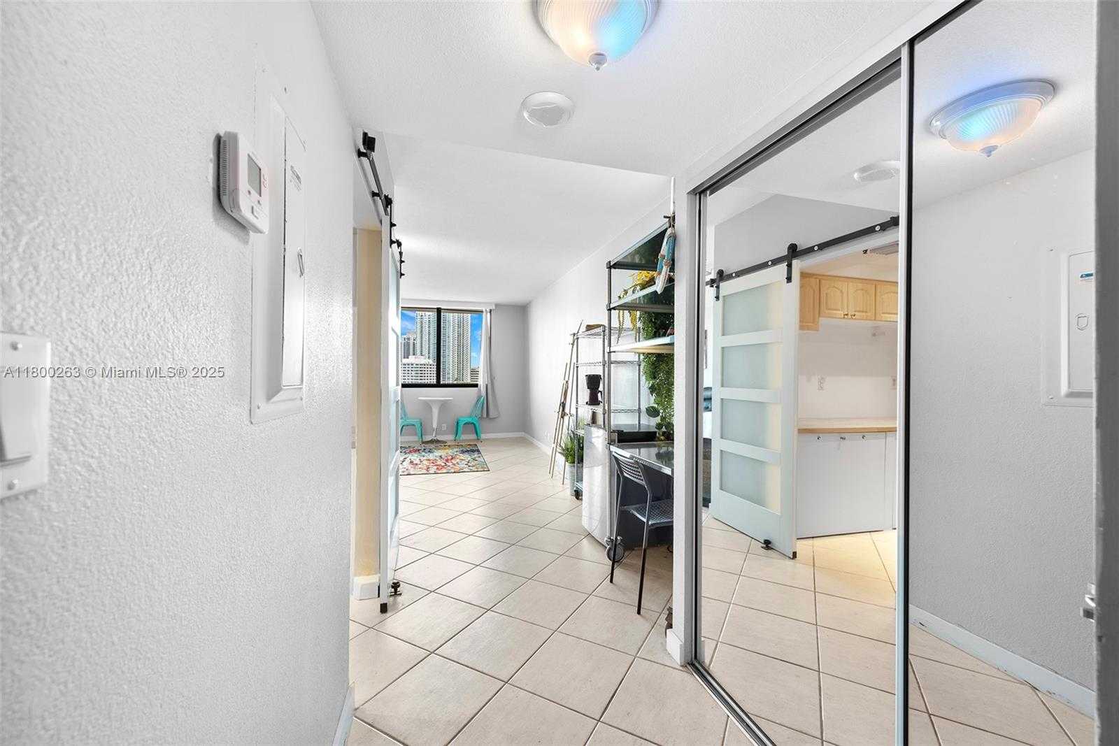 Small Image of 520 BRICKELL KEY DR #A1717, Miami Number 12