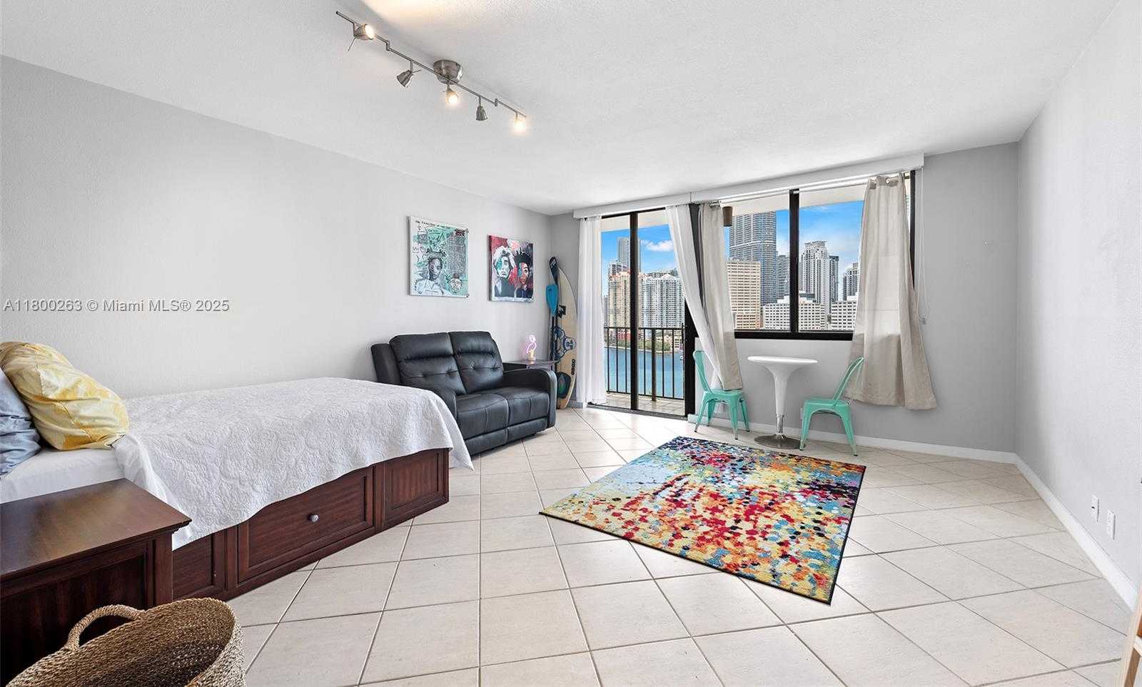 Small Image of 520 BRICKELL KEY DR #A1717, Miami Number 14