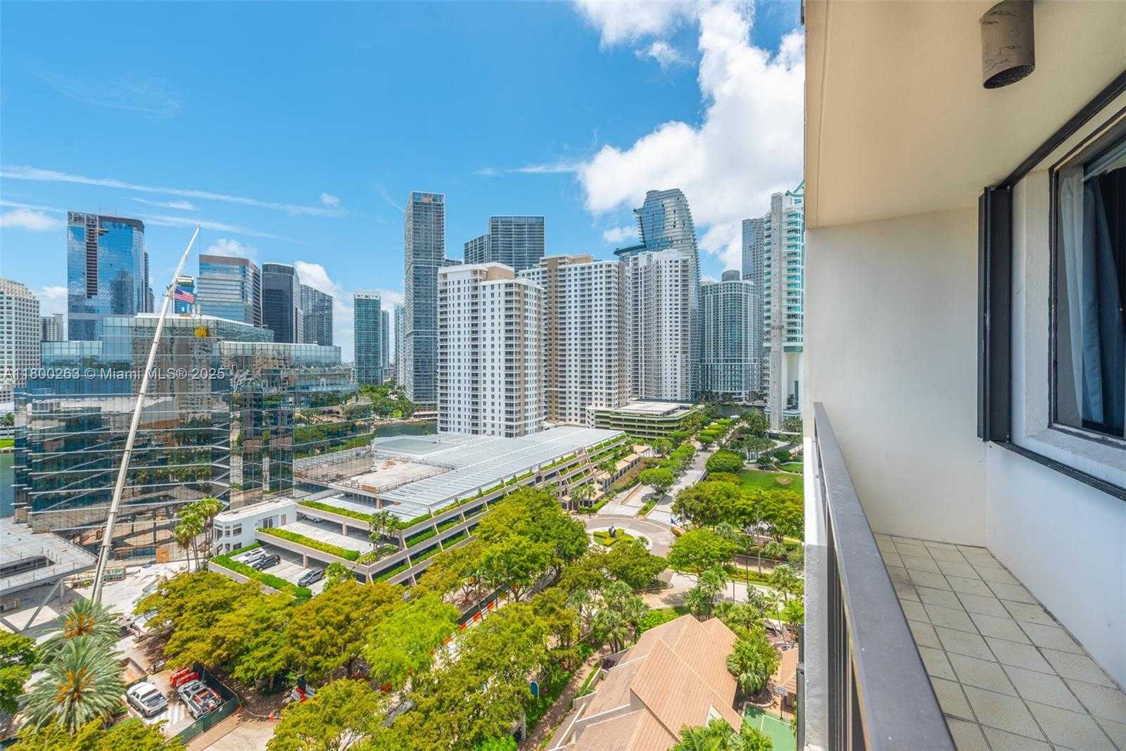 Small Image of 520 BRICKELL KEY DR #A1717, Miami Number 17