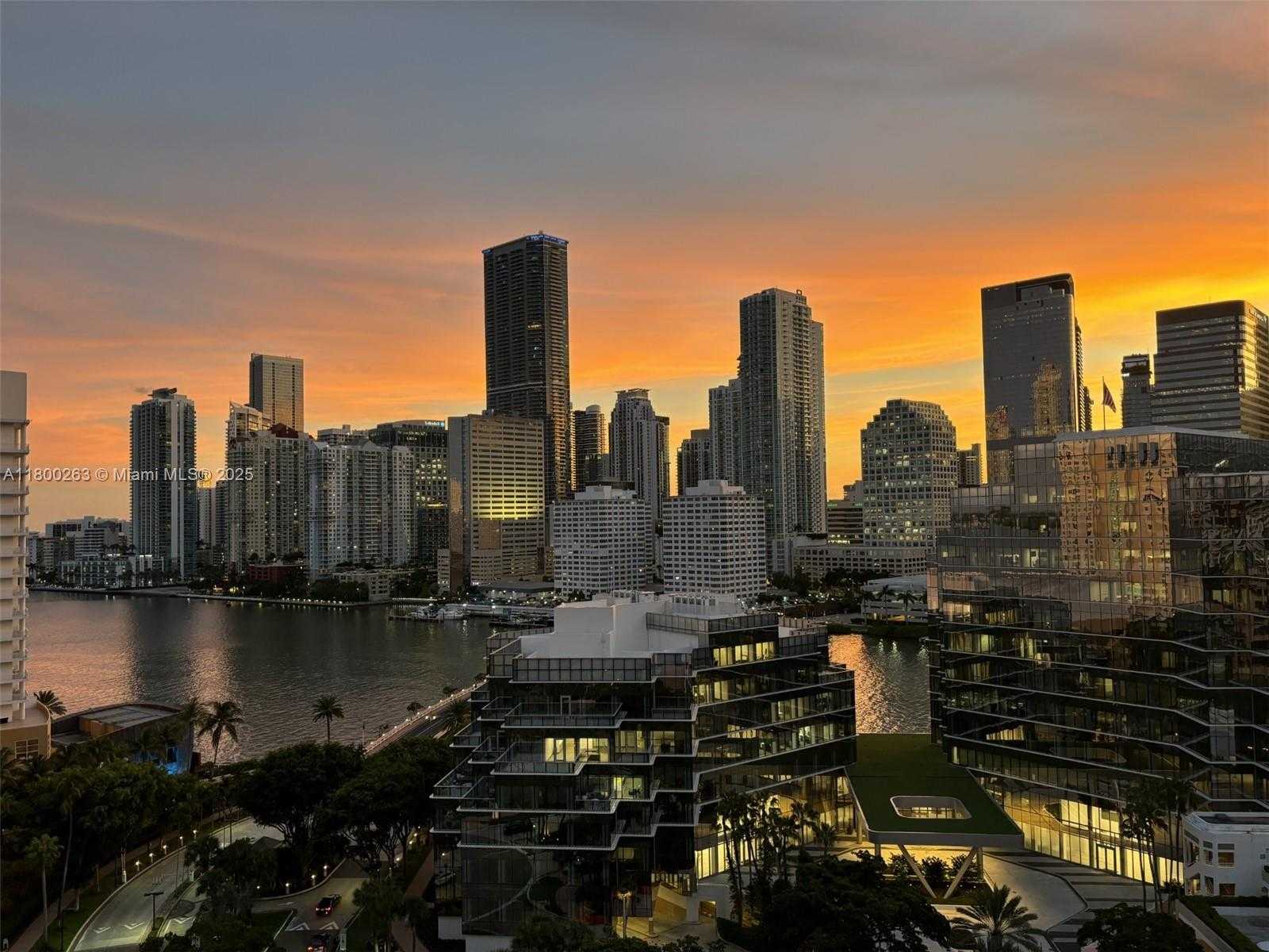 Small Image of 520 BRICKELL KEY DR #A1717, Miami Number 18