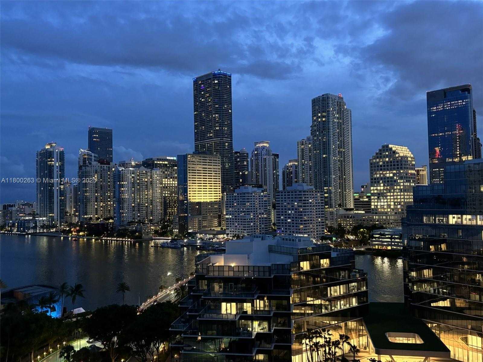 Small Image of 520 BRICKELL KEY DR #A1717, Miami Number 19