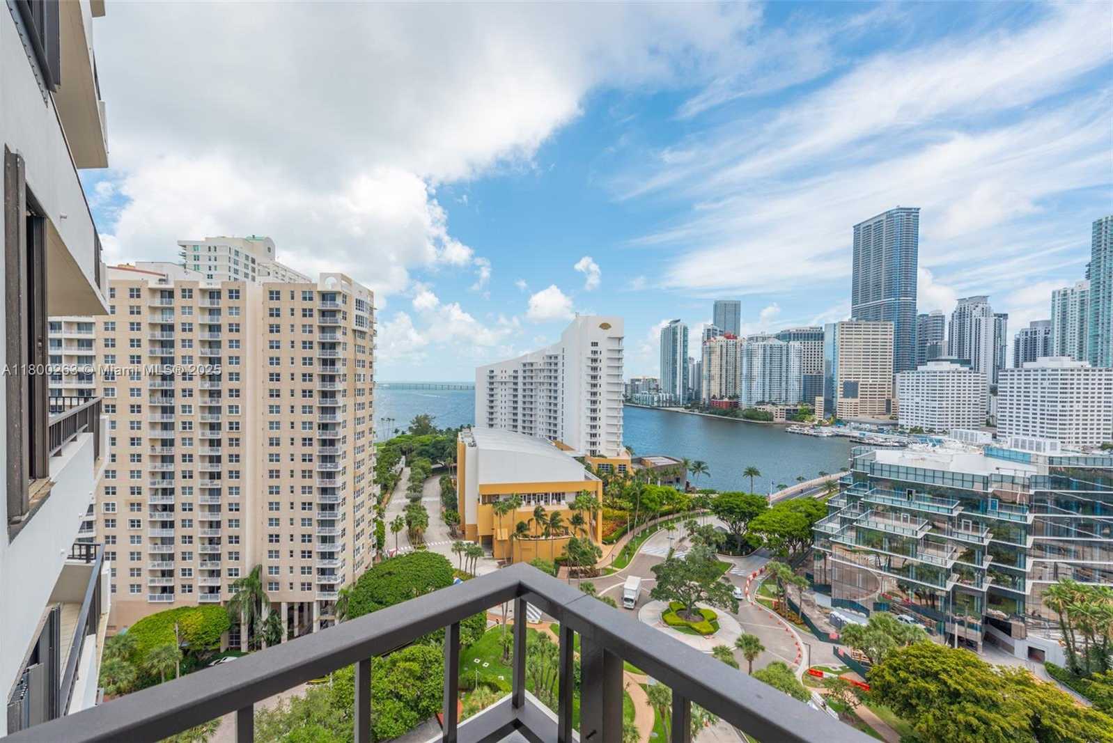 Small Image of 520 BRICKELL KEY DR #A1717, Miami Number 2