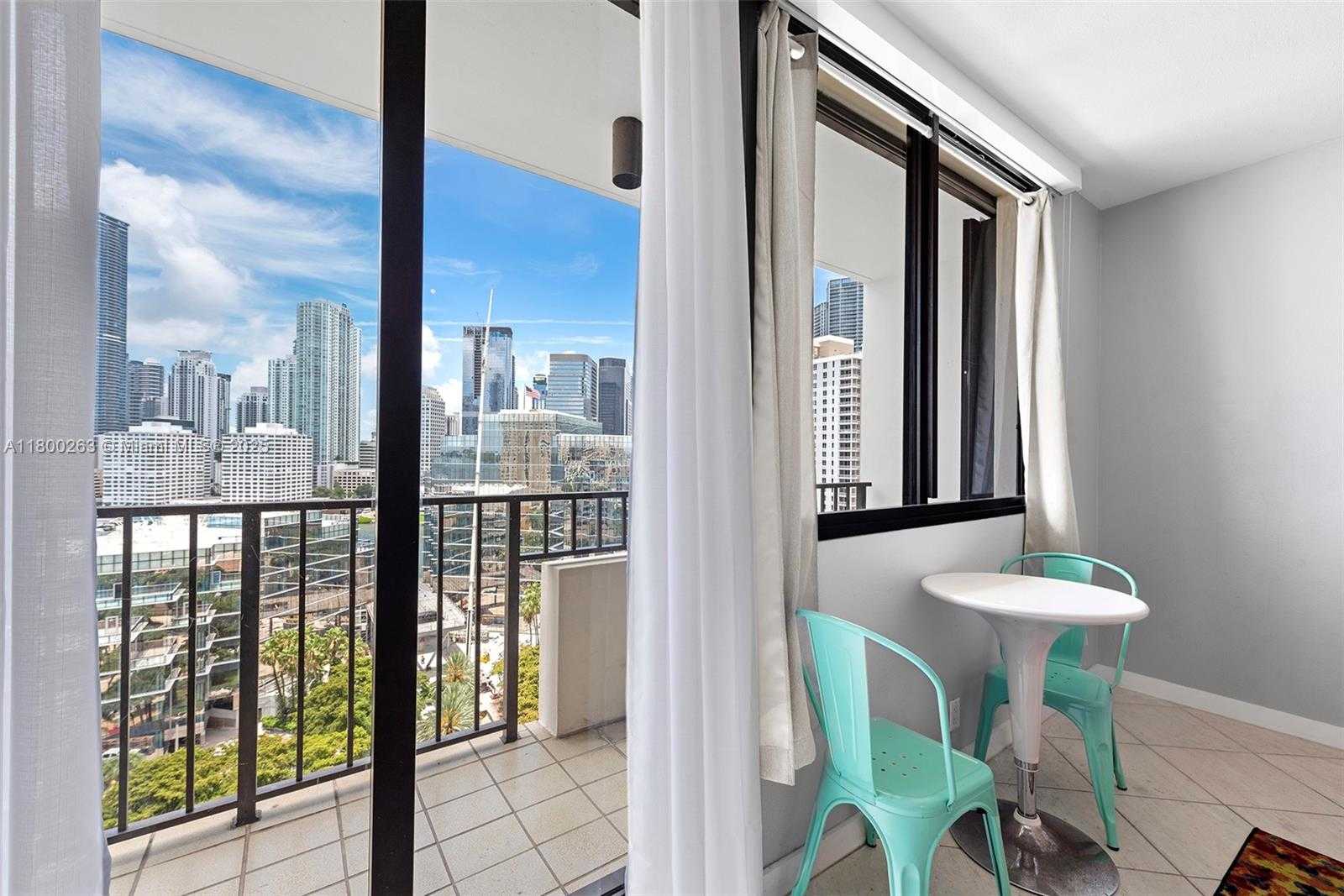 Small Image of 520 BRICKELL KEY DR #A1717, Miami Number 5