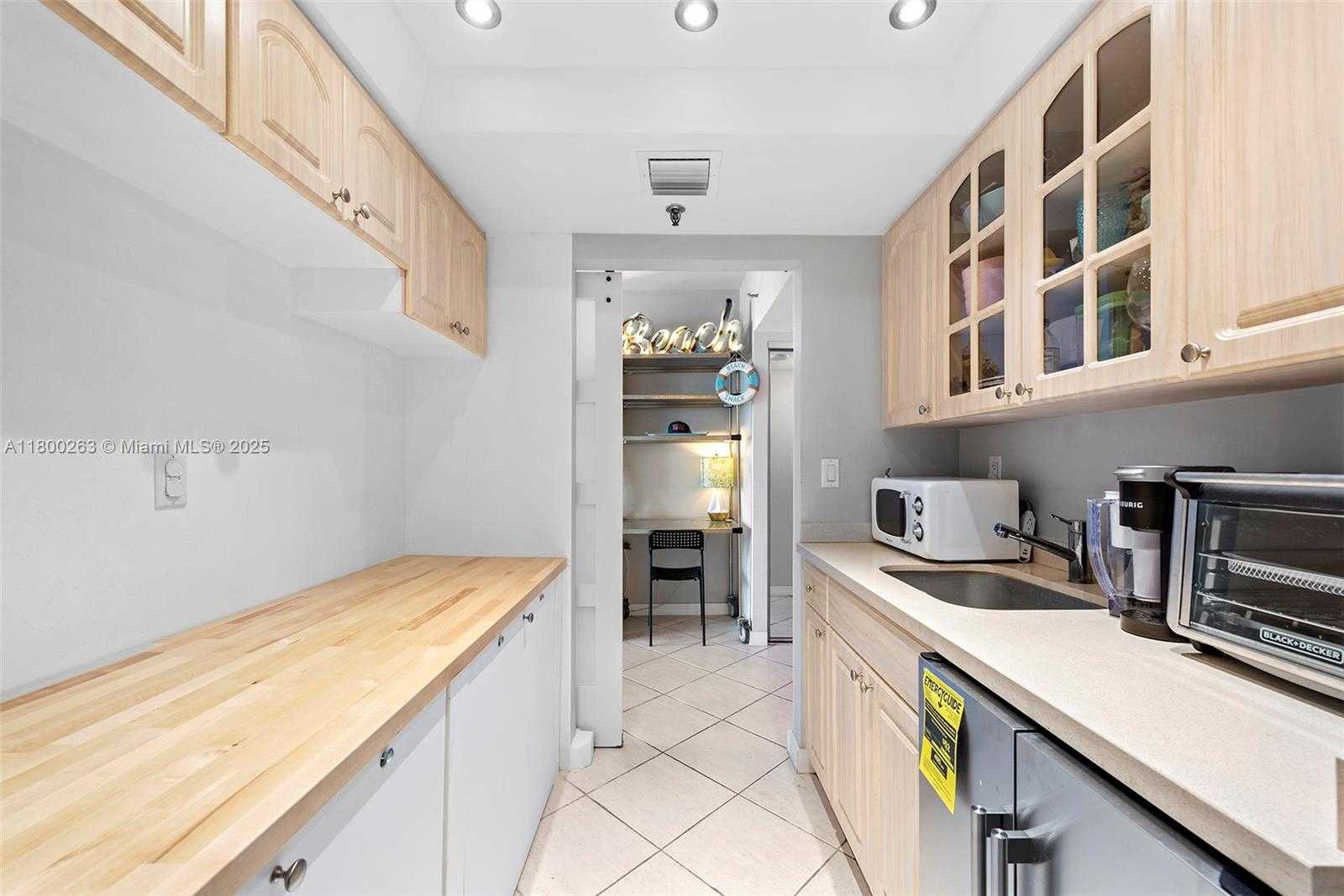 Small Image of 520 BRICKELL KEY DR #A1717, Miami Number 9