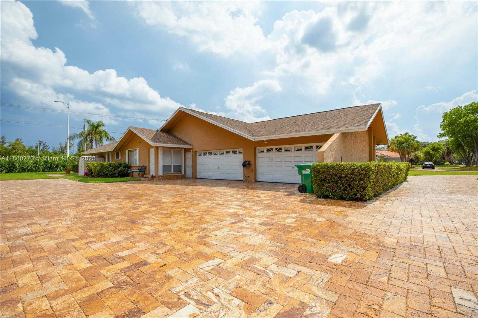 Small Image of 7720 SOUTH WEST 183RD TER, Palmetto Bay Number 16