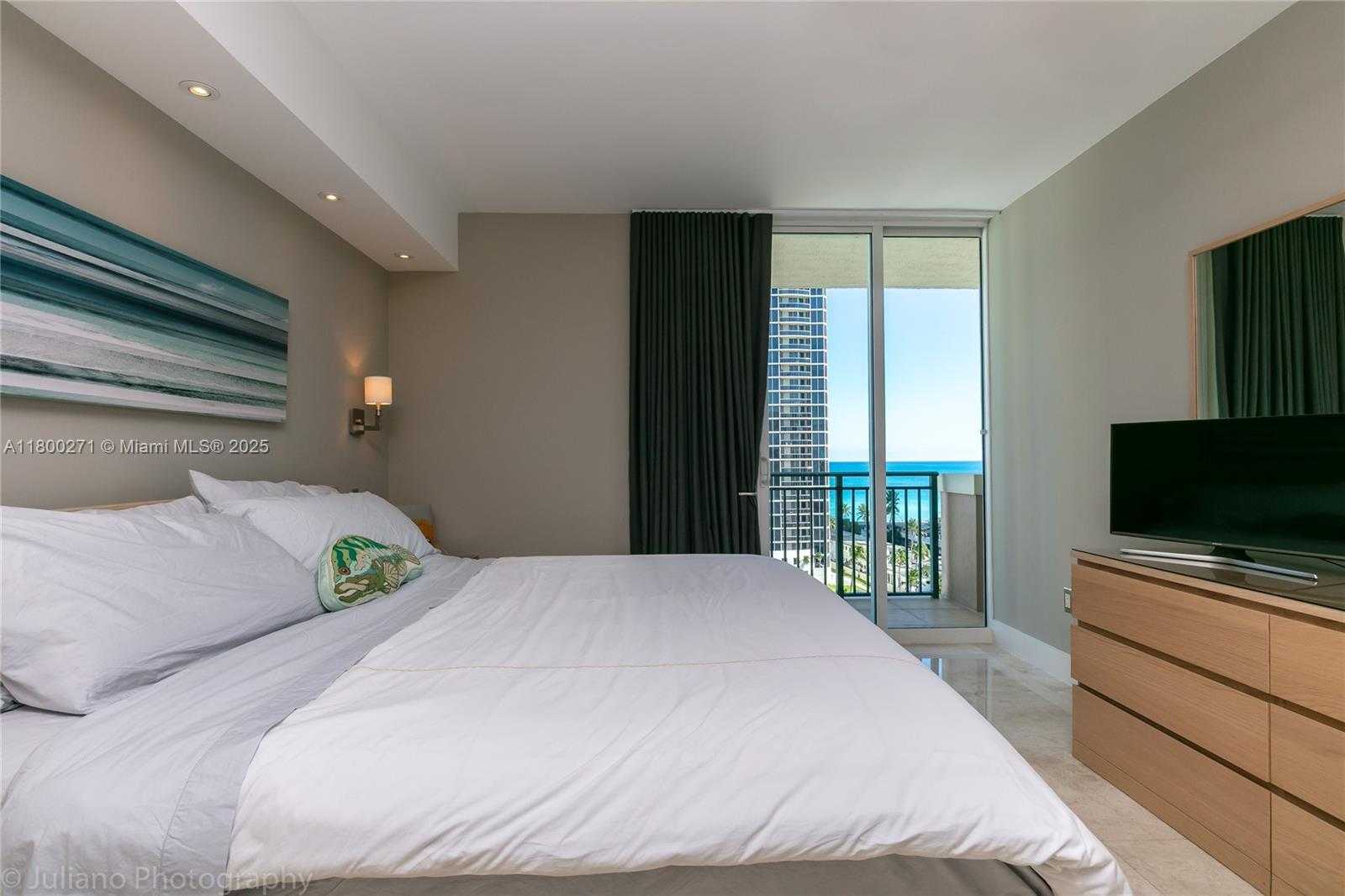 Small Image of 17555 ATLANTIC BLVD #1005, Sunny Isles Beach Number 13