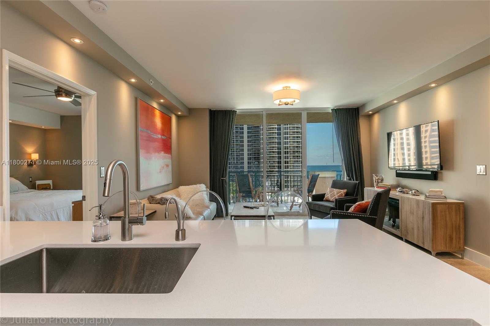 Small Image of 17555 ATLANTIC BLVD #1005, Sunny Isles Beach Number 3
