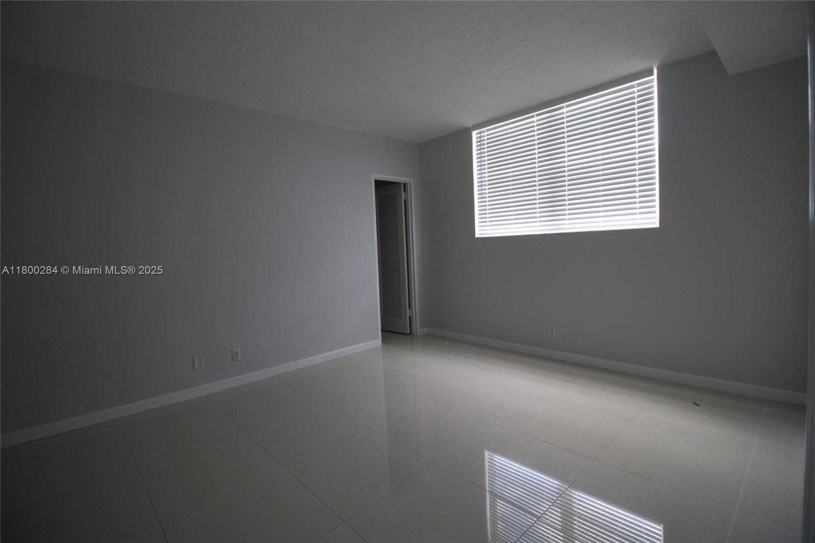 Small Image of 3000 SOUTH OCEAN DR #1416, Hollywood Number 11