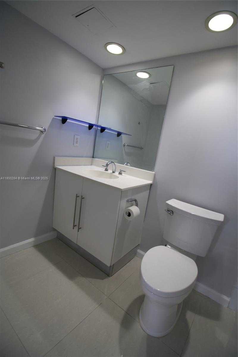 Small Image of 3000 SOUTH OCEAN DR #1416, Hollywood Number 14