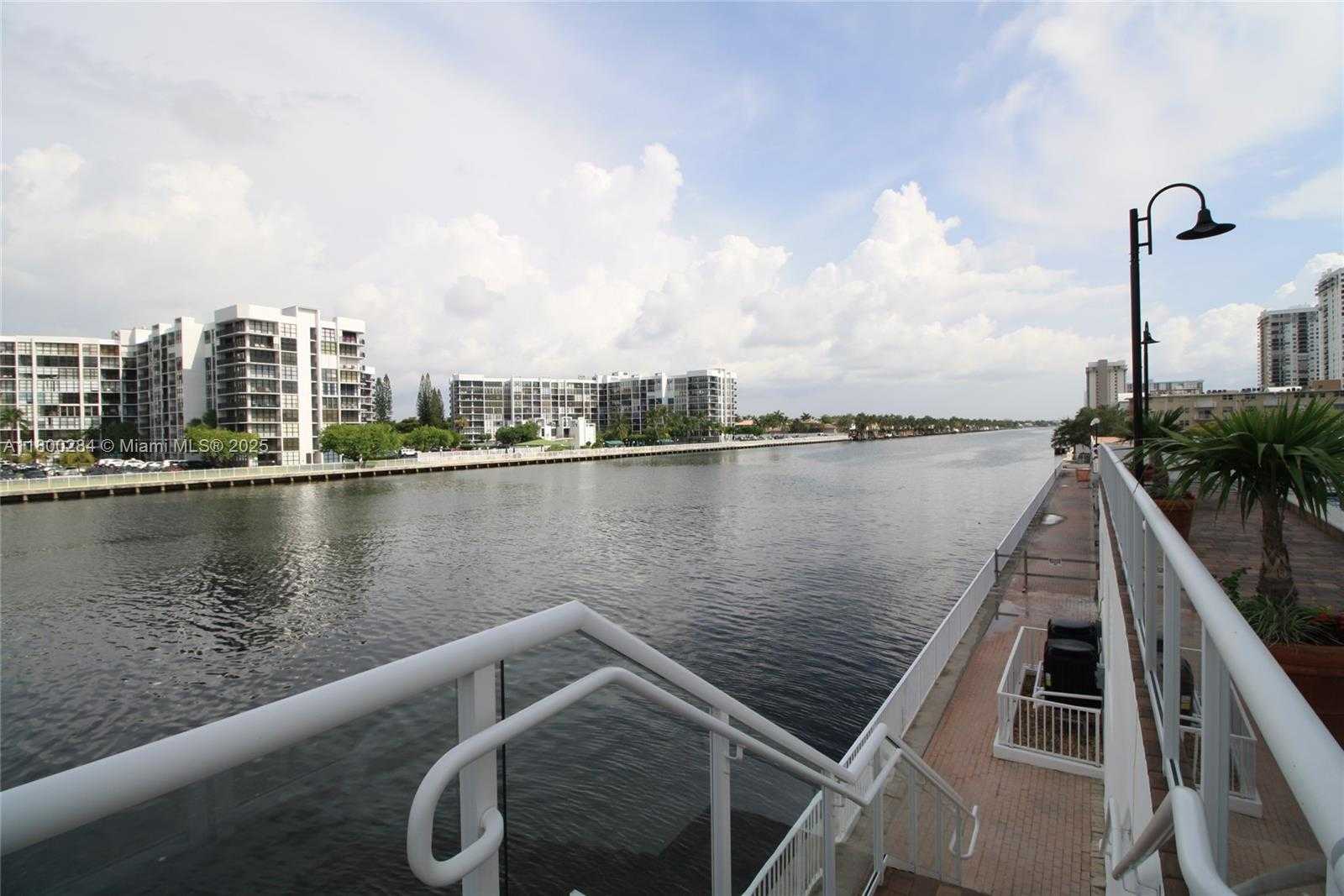 Small Image of 3000 SOUTH OCEAN DR #1416, Hollywood Number 20