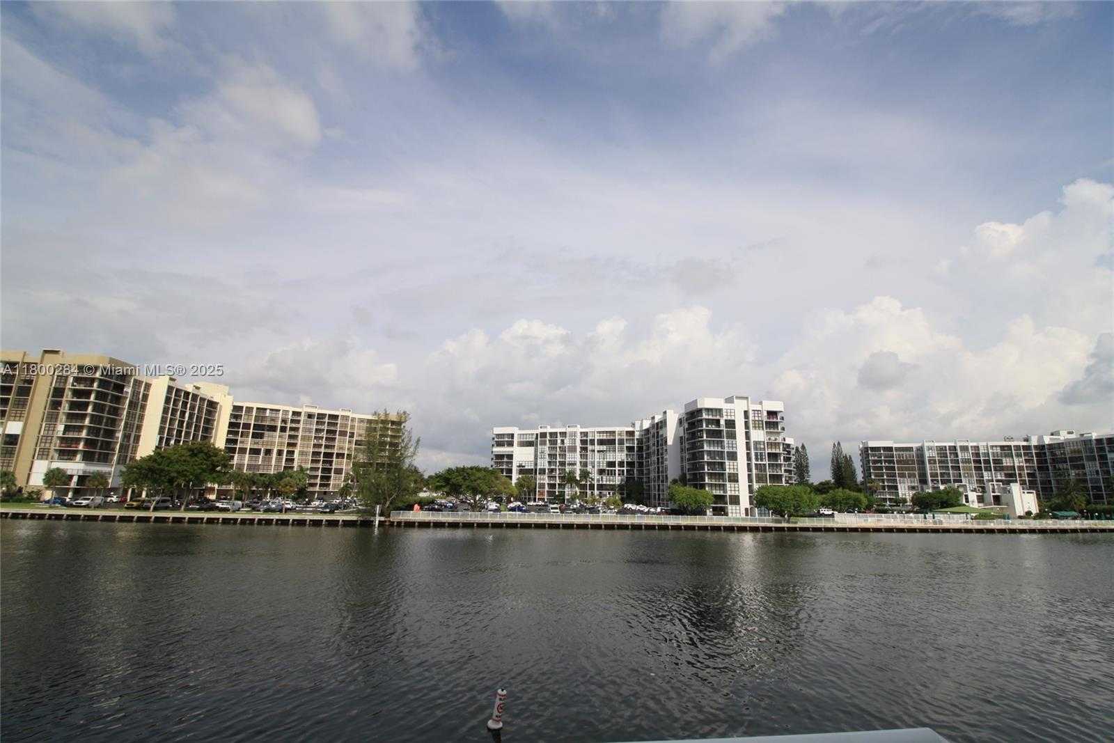 Small Image of 3000 SOUTH OCEAN DR #1416, Hollywood Number 22