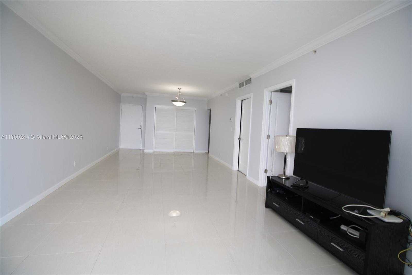 Small Image of 3000 SOUTH OCEAN DR #1416, Hollywood Number 5