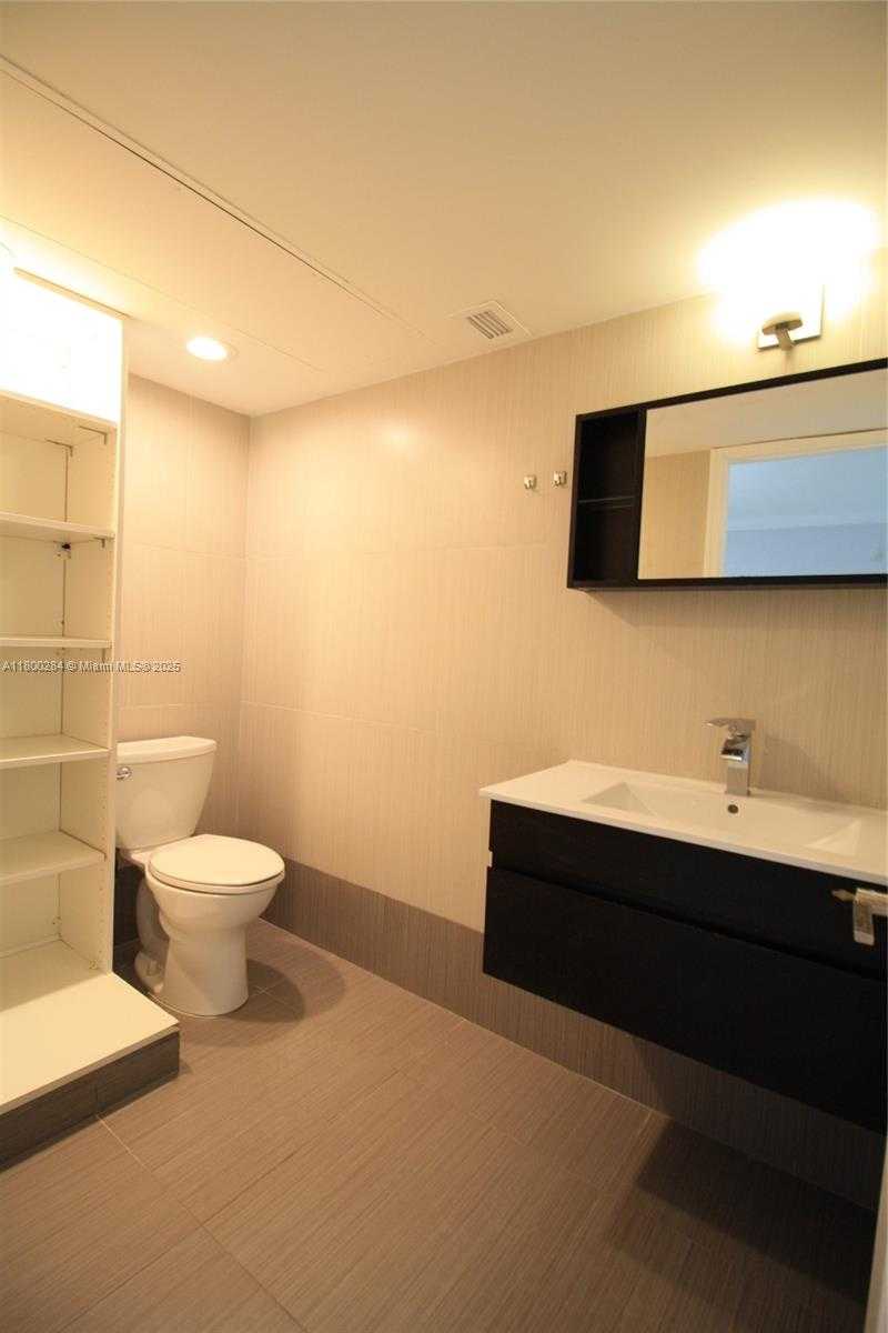 Small Image of 3000 SOUTH OCEAN DR #1416, Hollywood Number 8