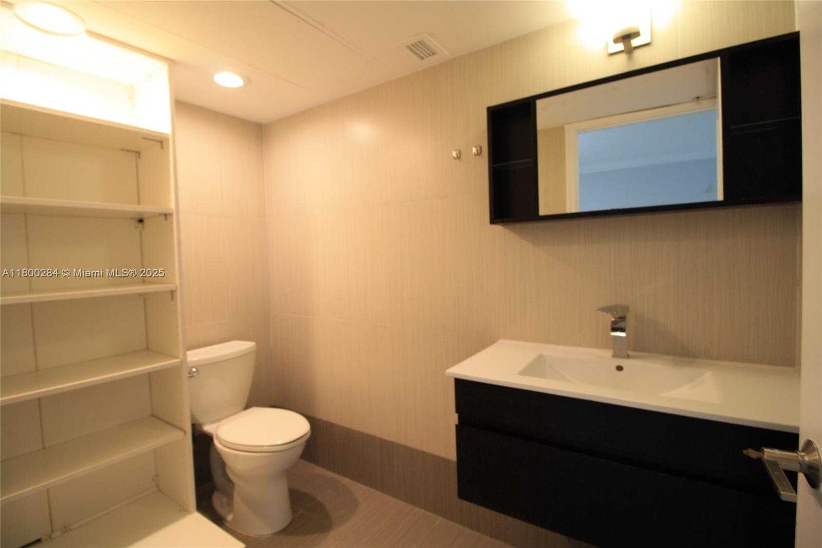 Small Image of 3000 SOUTH OCEAN DR #1416, Hollywood Number 9