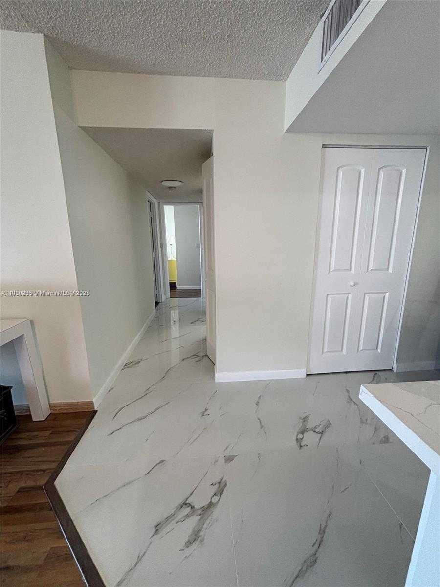 Small Image of 3800 SOUTH OCEAN DR #1016, Hollywood Number 2