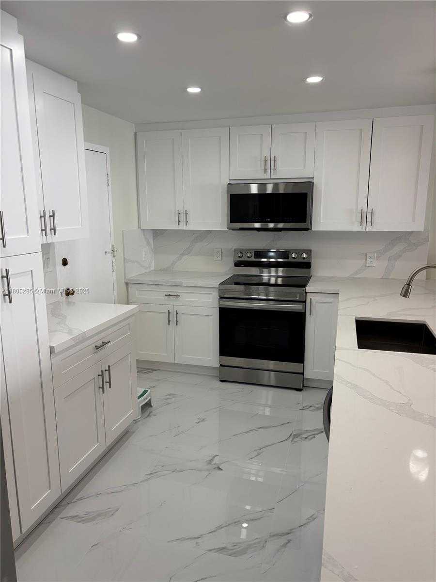 Small Image of 3800 SOUTH OCEAN DR #1016, Hollywood Number 3