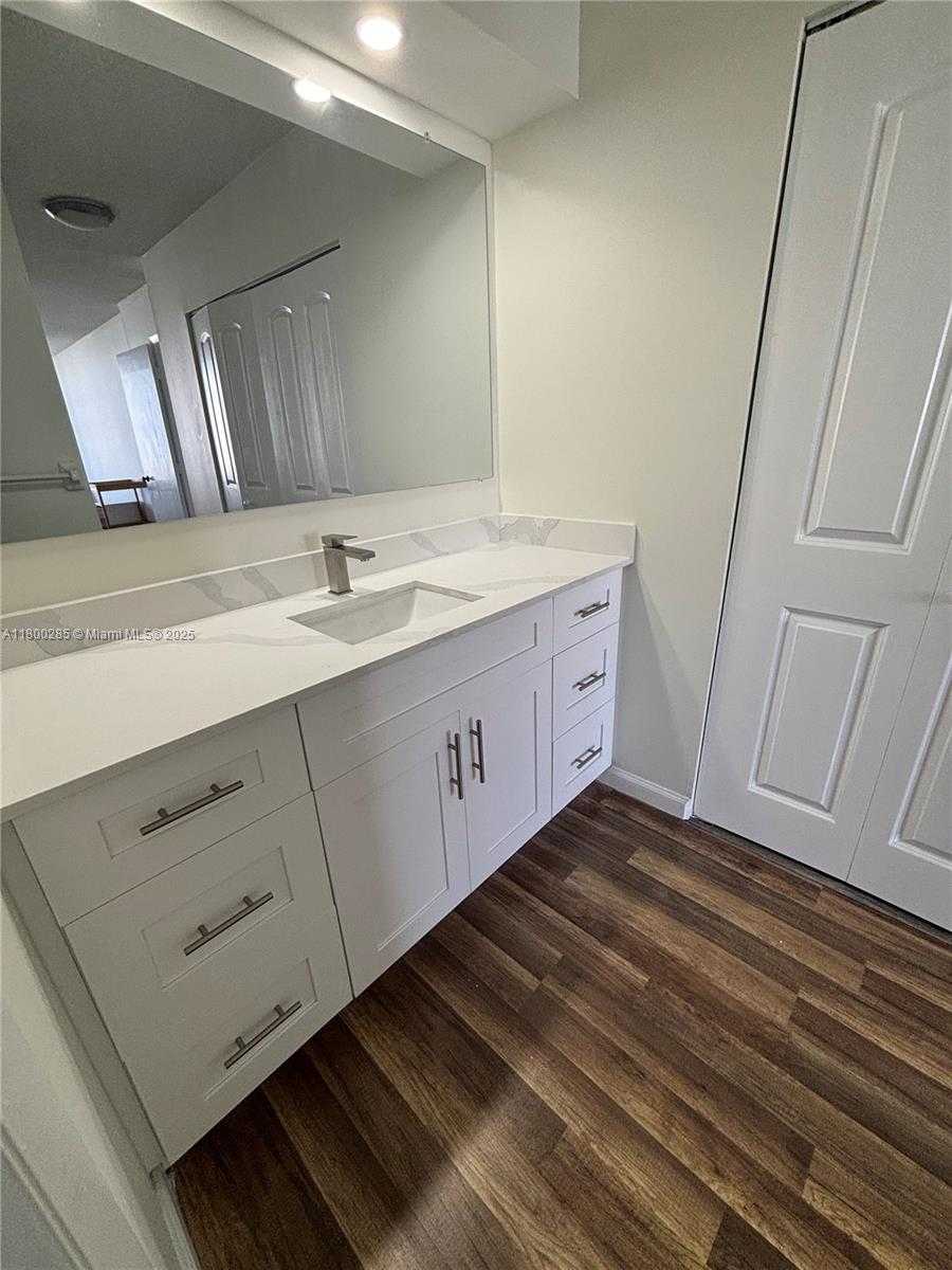 Small Image of 3800 SOUTH OCEAN DR #1016, Hollywood Number 7