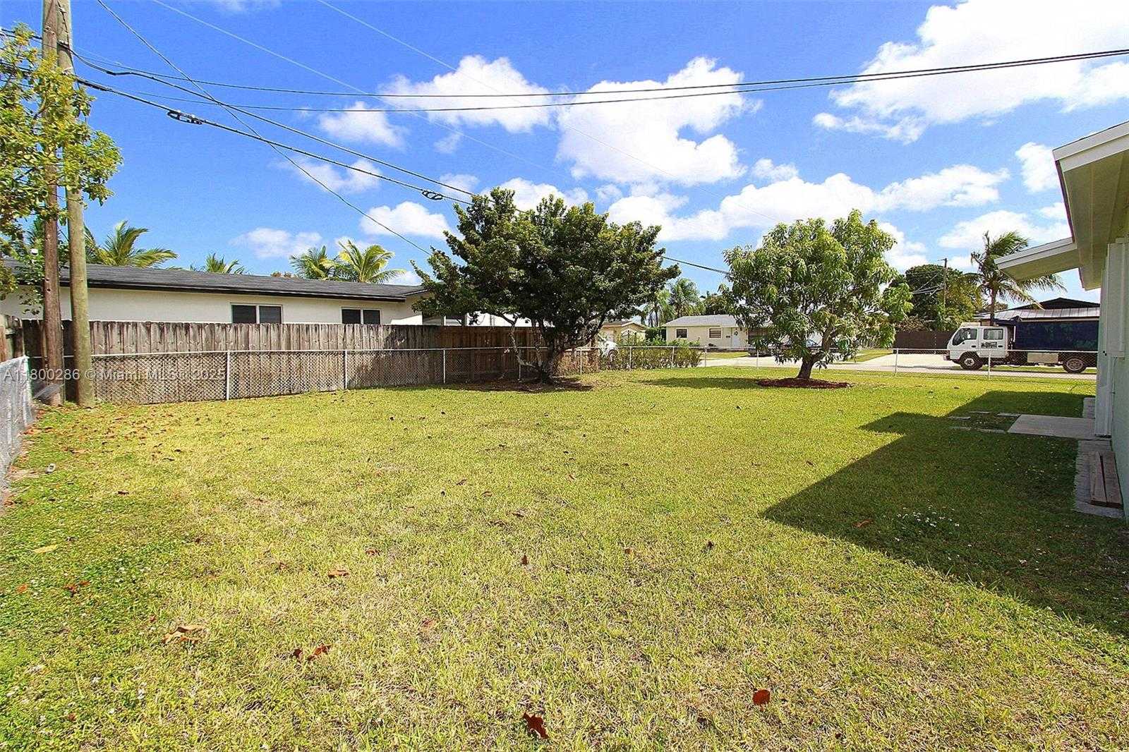 Small Image of 6203 SOUTH WEST 108TH PL, Miami Number 20
