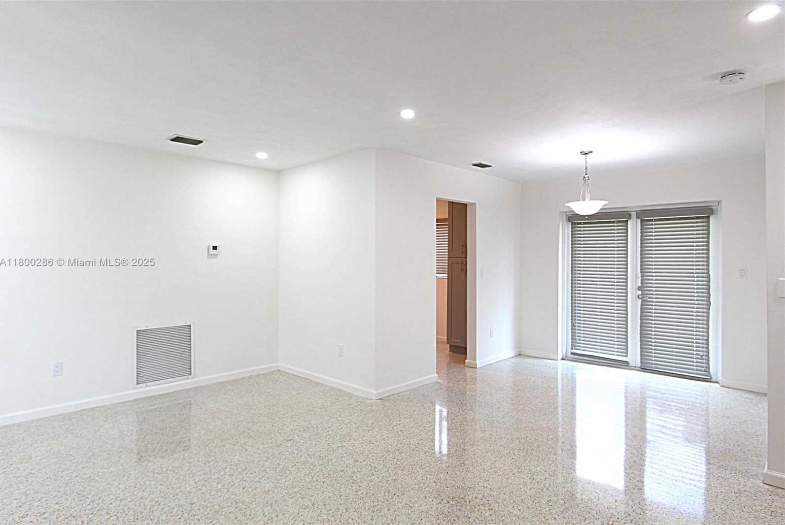 Small Image of 6203 SOUTH WEST 108TH PL, Miami Number 3